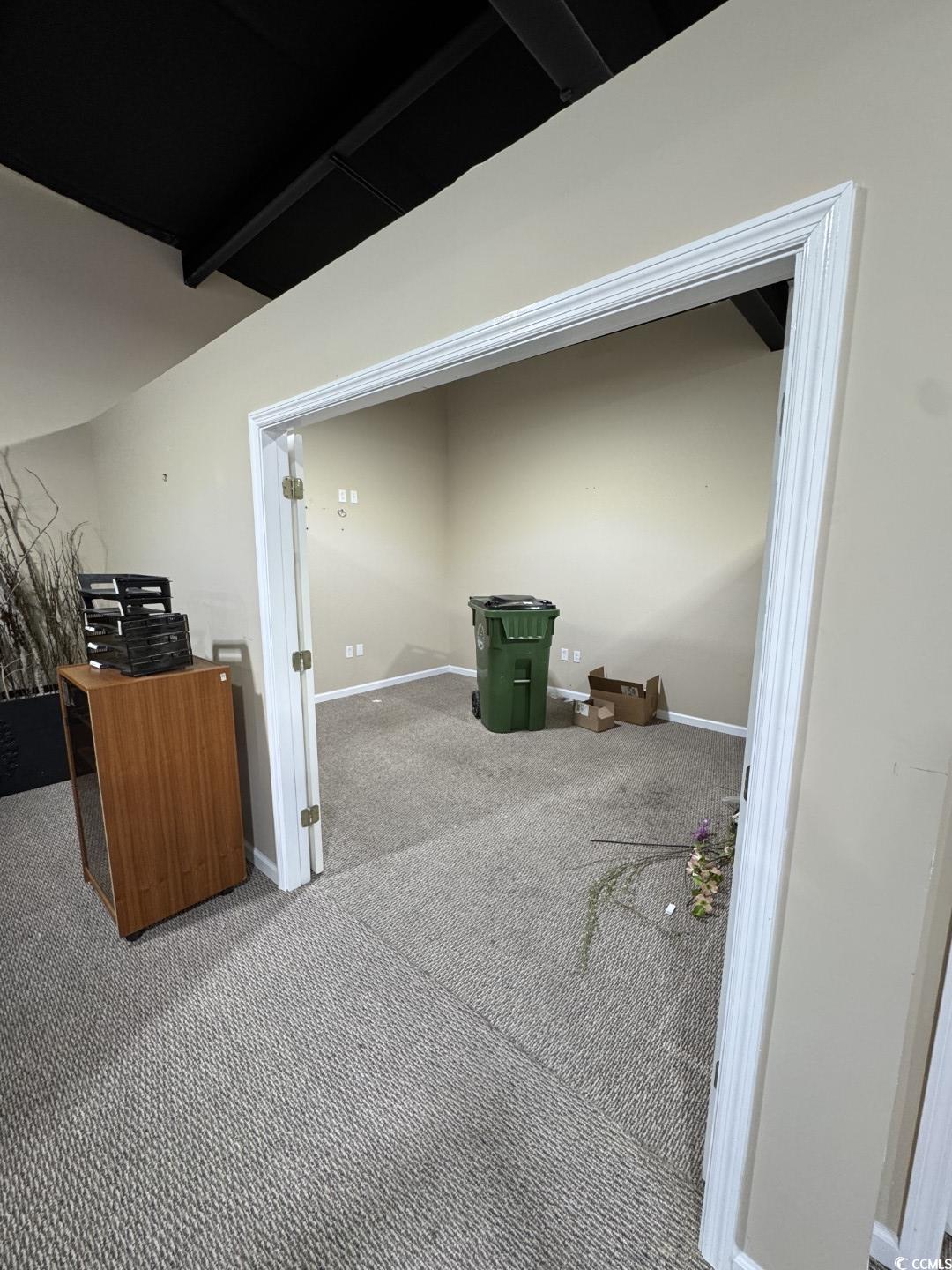 640 Sandy Ln. Property Photo 8