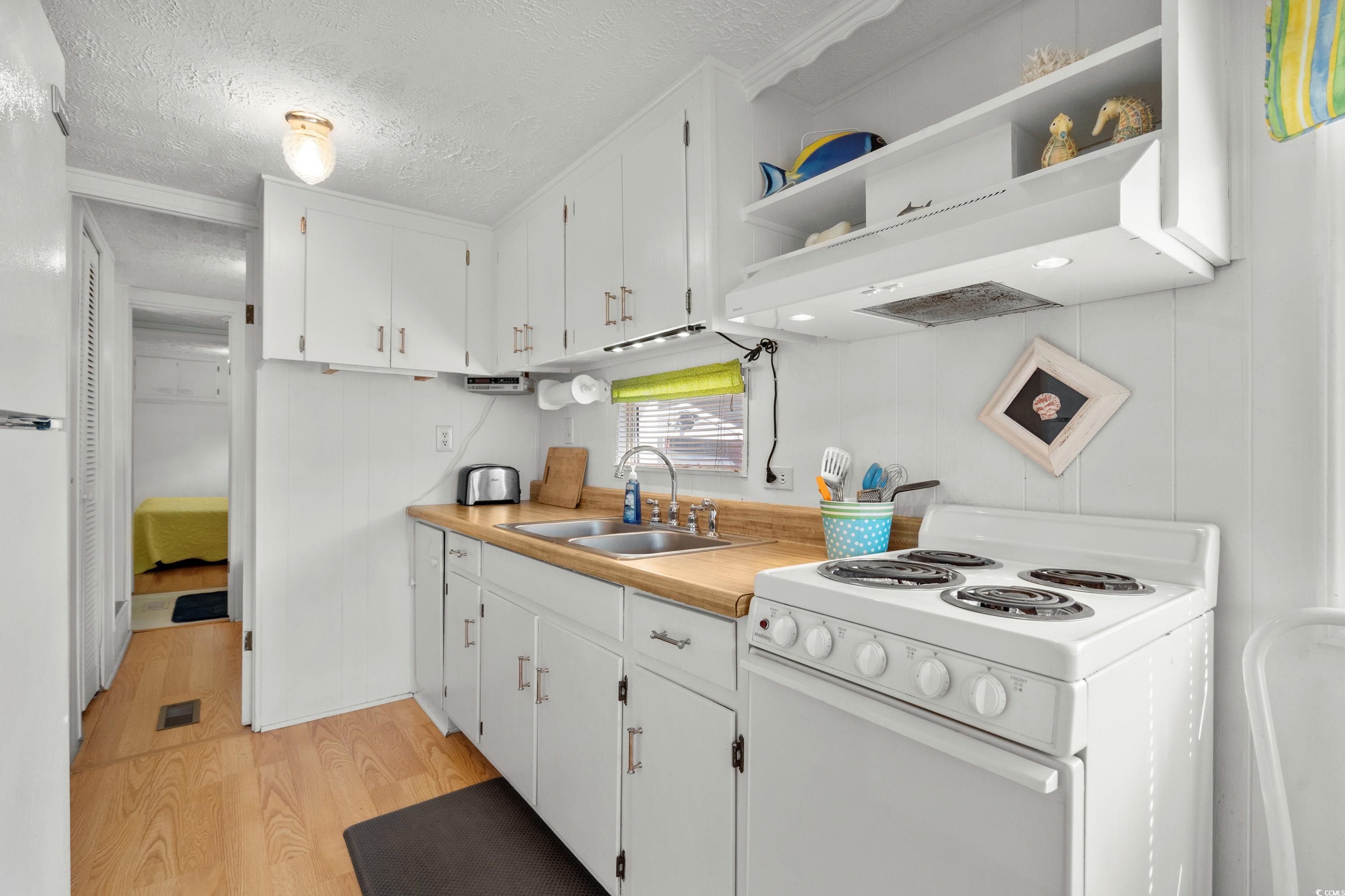6001- 1776 S Kings Highway Property Photo 14