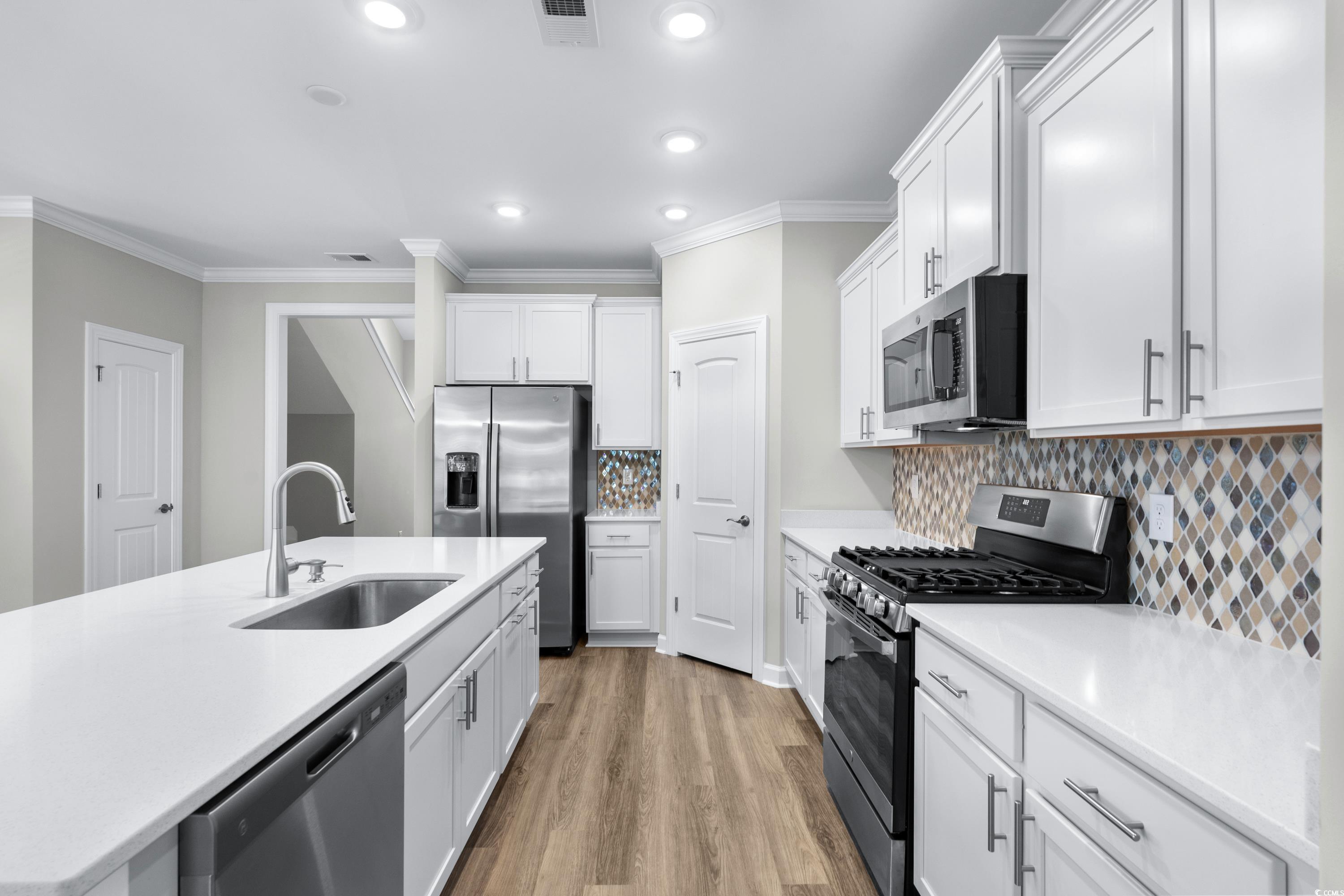 1031 Cascade Loop Property Photo 6
