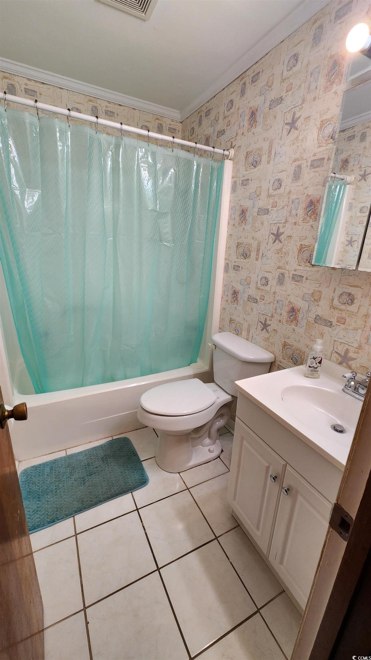 9540 Shore Dr. Property Photo 12