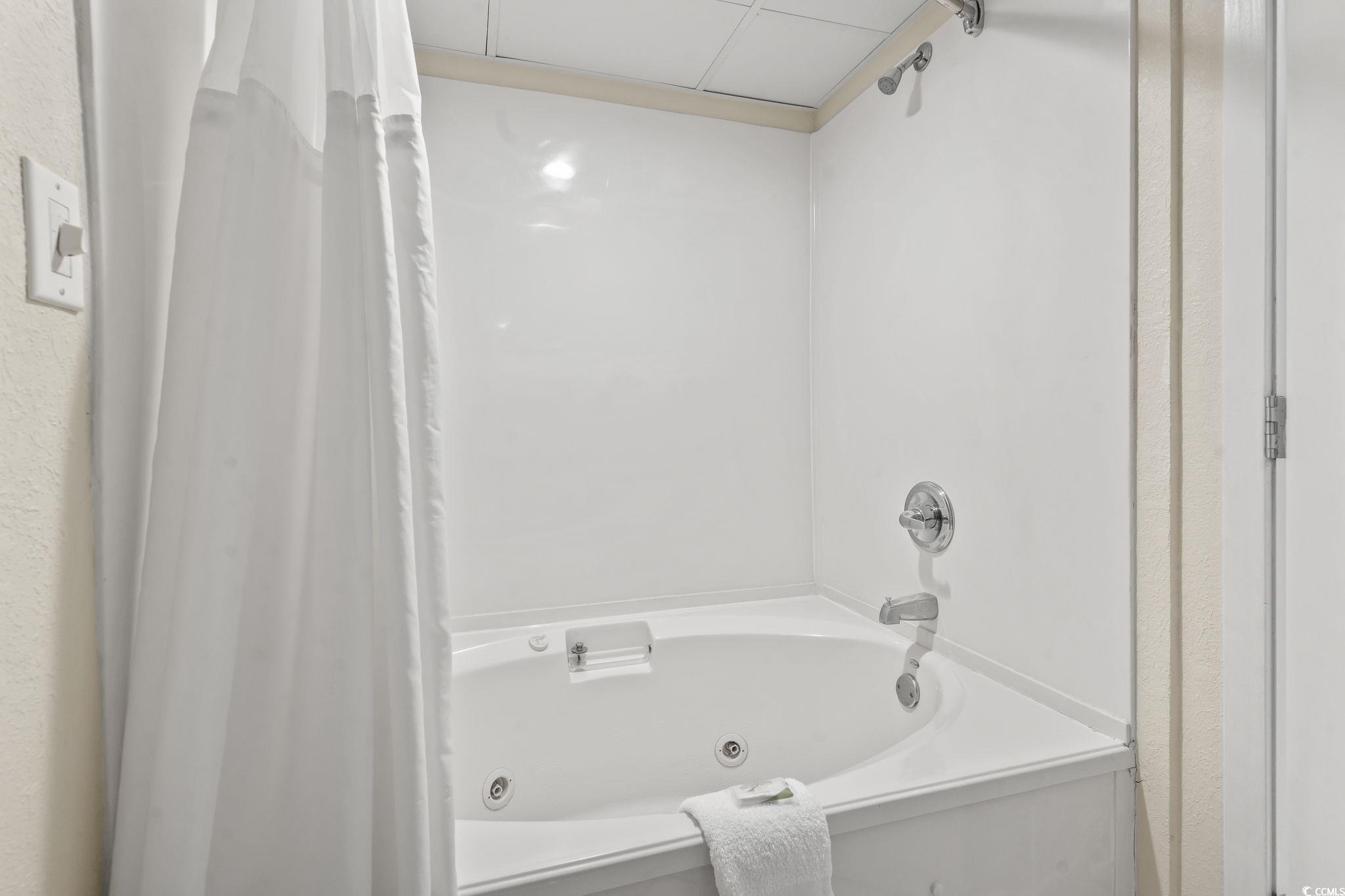 2300 N Ocean Blvd. Property Photo 14