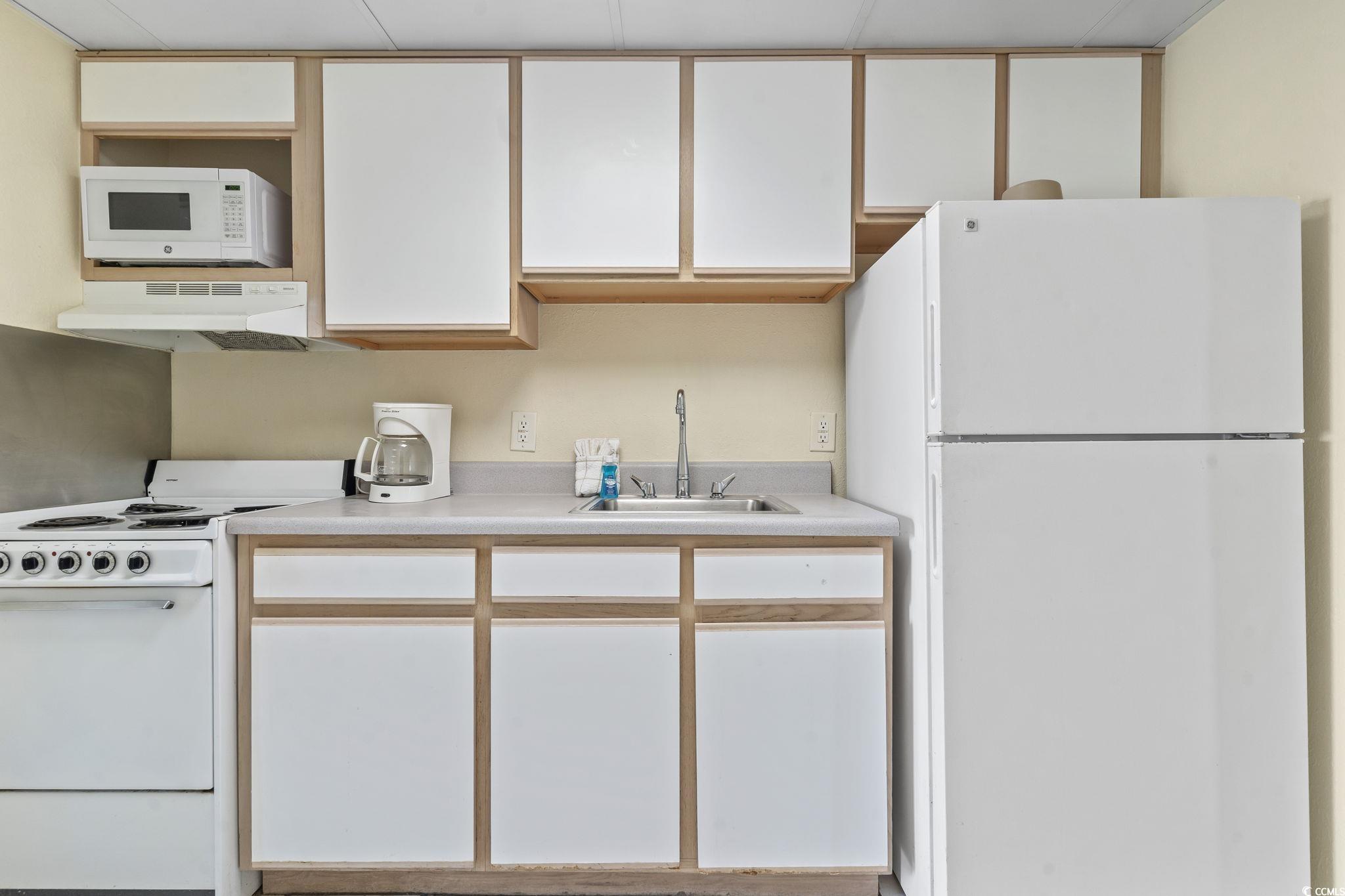 2300 N Ocean Blvd. Property Photo 15