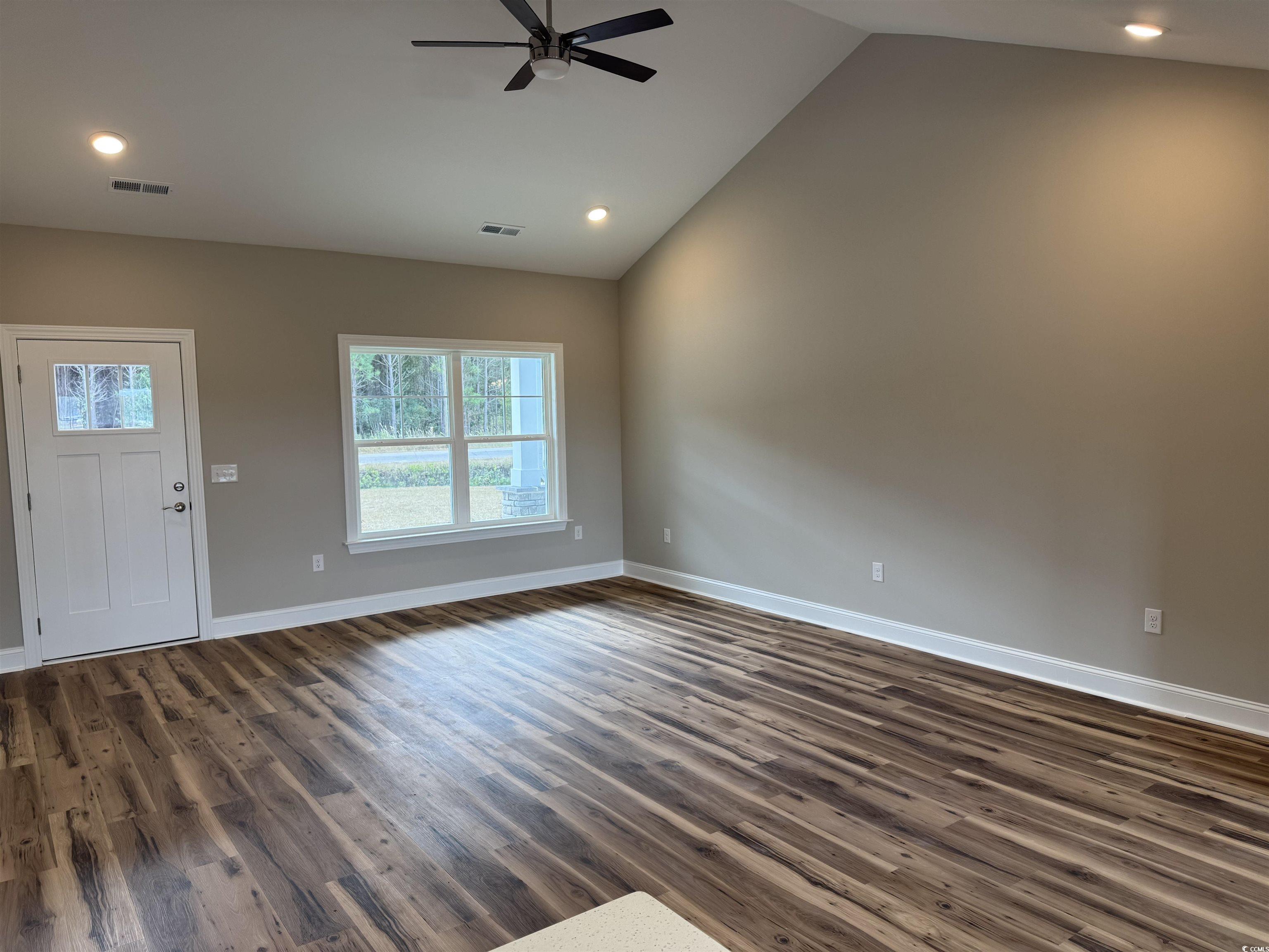 4963 Dupont Rd. Property Photo 2