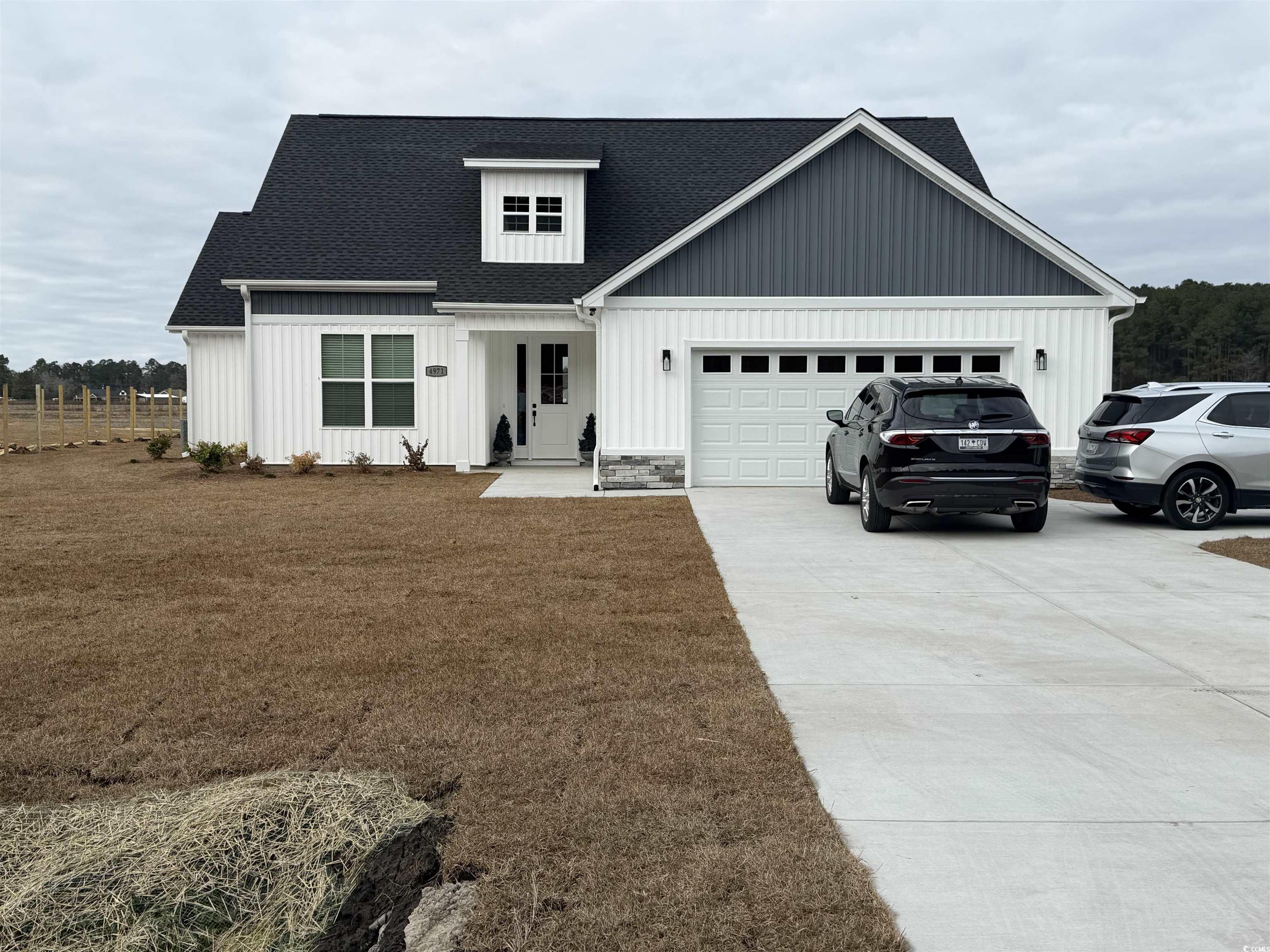 4971 Dupont Rd. Property Photo 1