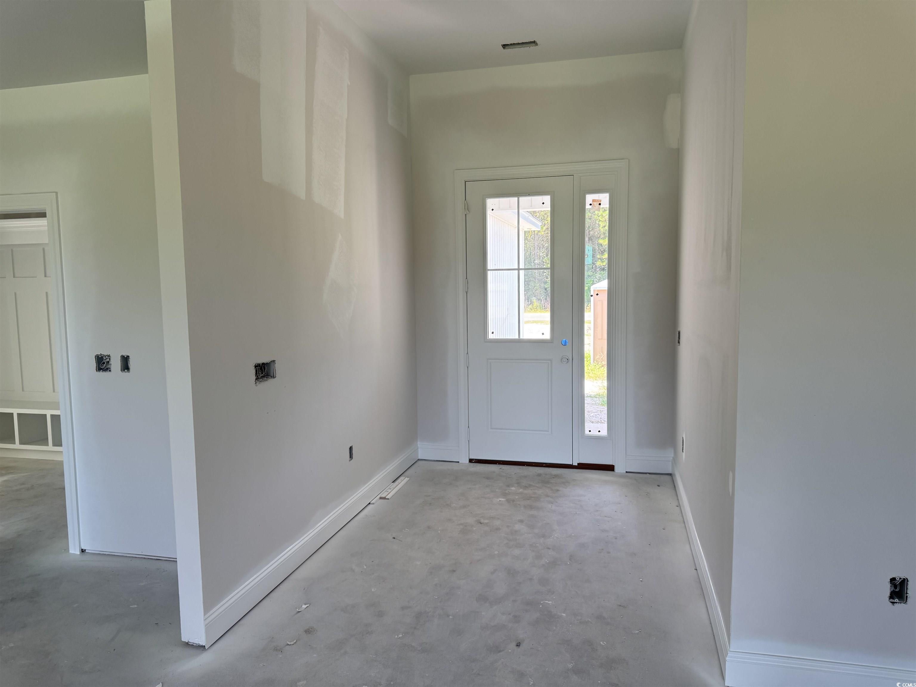 4971 Dupont Rd. Property Photo 2
