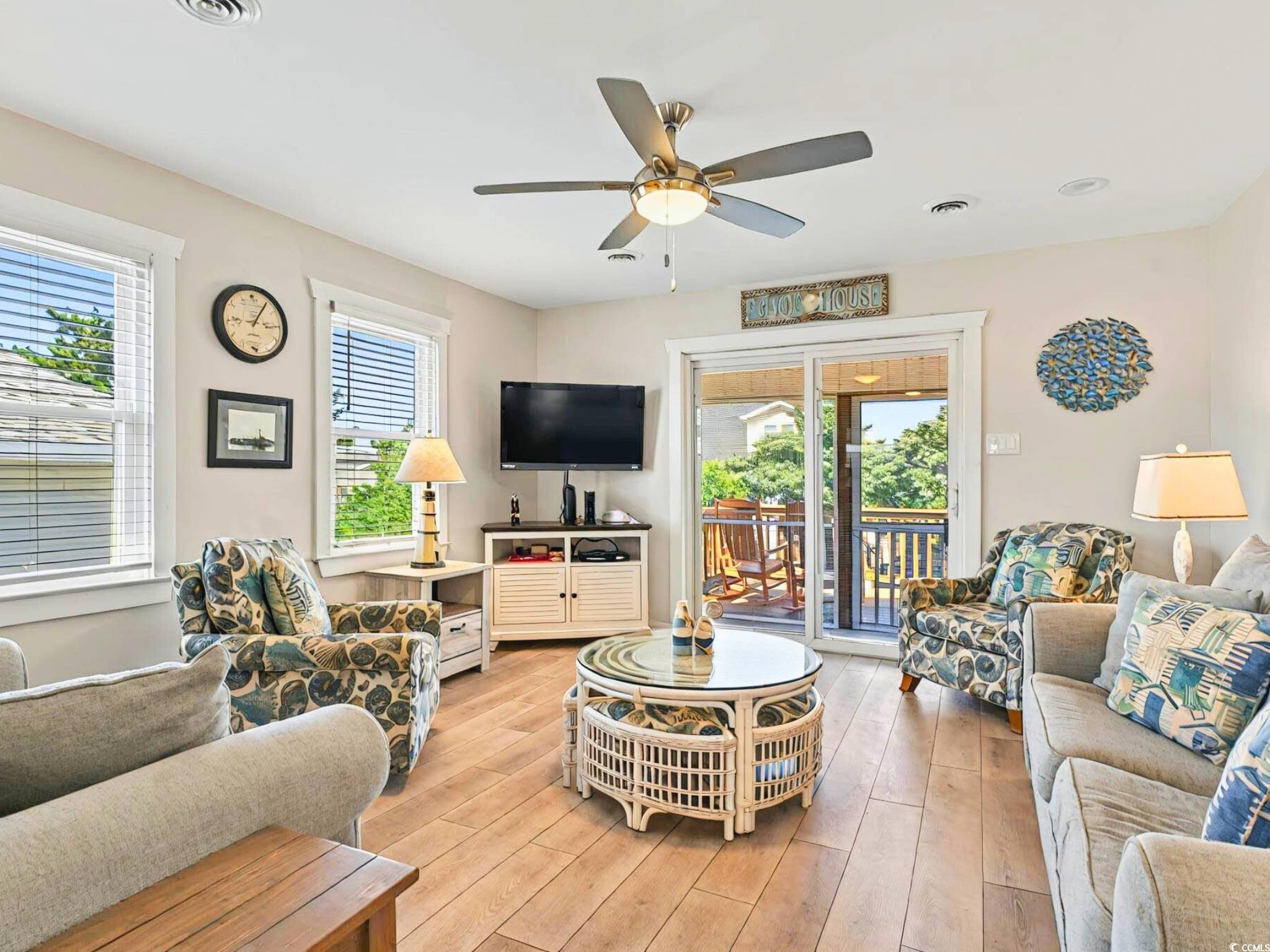 118 Seaside St. Property Photo 5