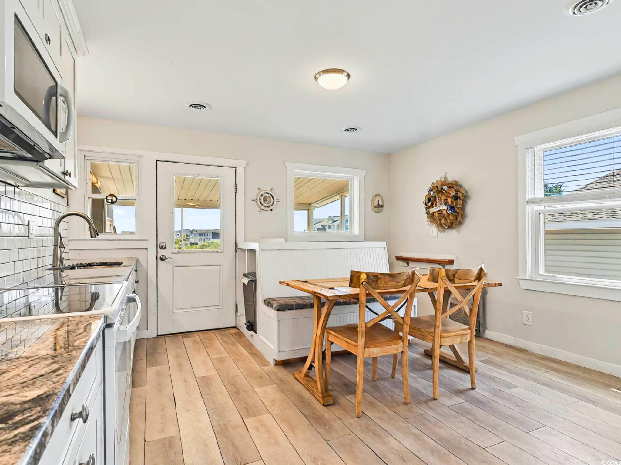 118 Seaside St. Property Photo 16