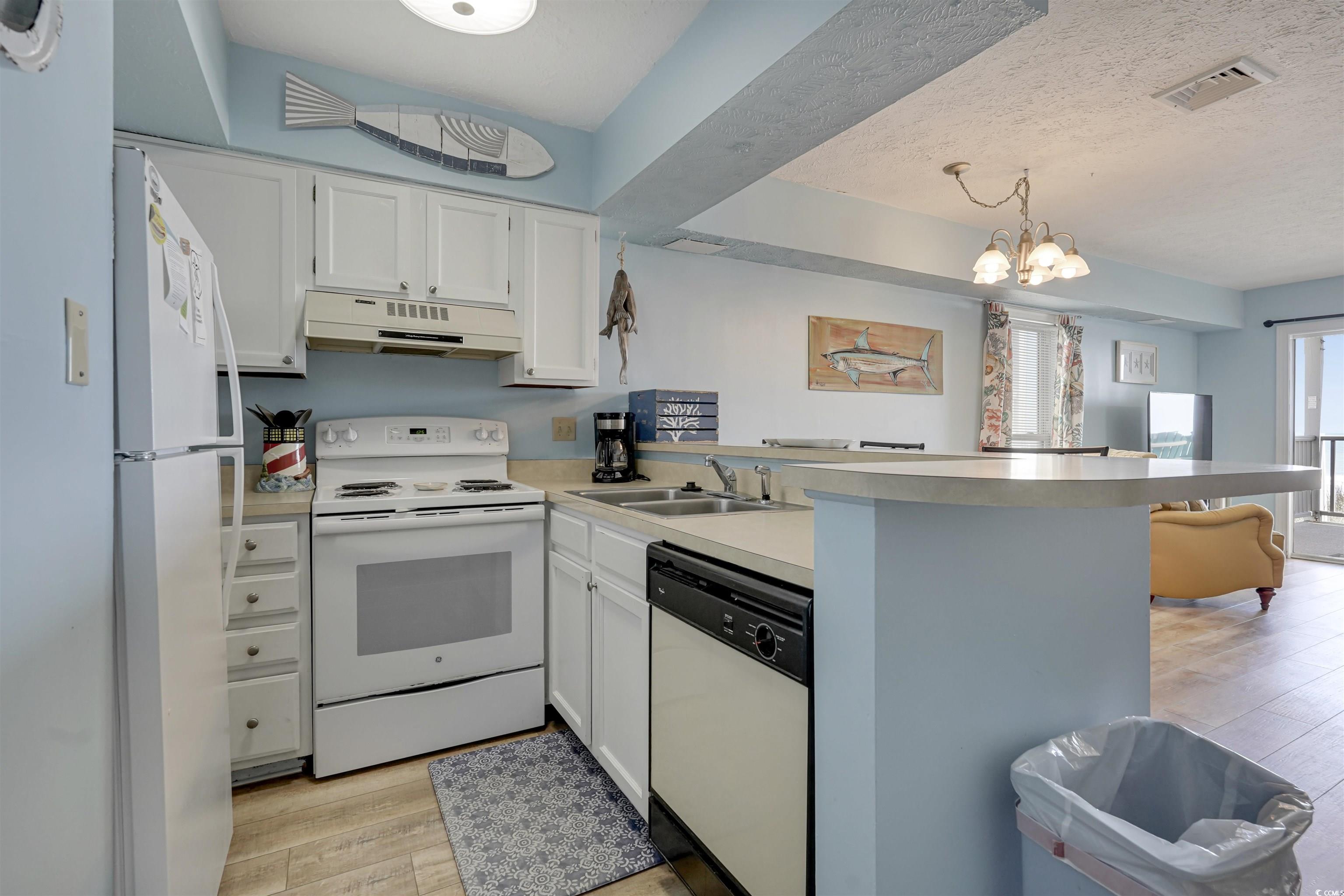 126 N Waccamaw Dr. Property Photo 8