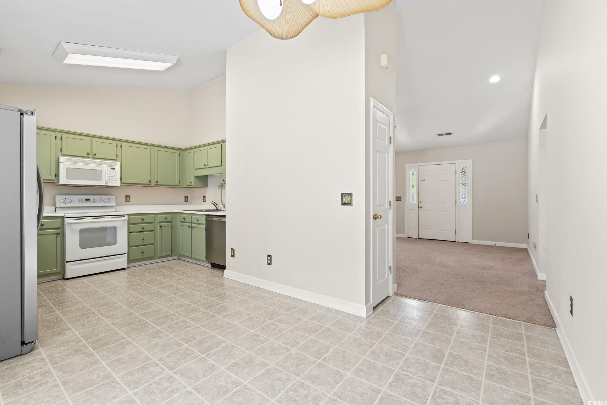 68 Voyagers Dr. Property Photo 13