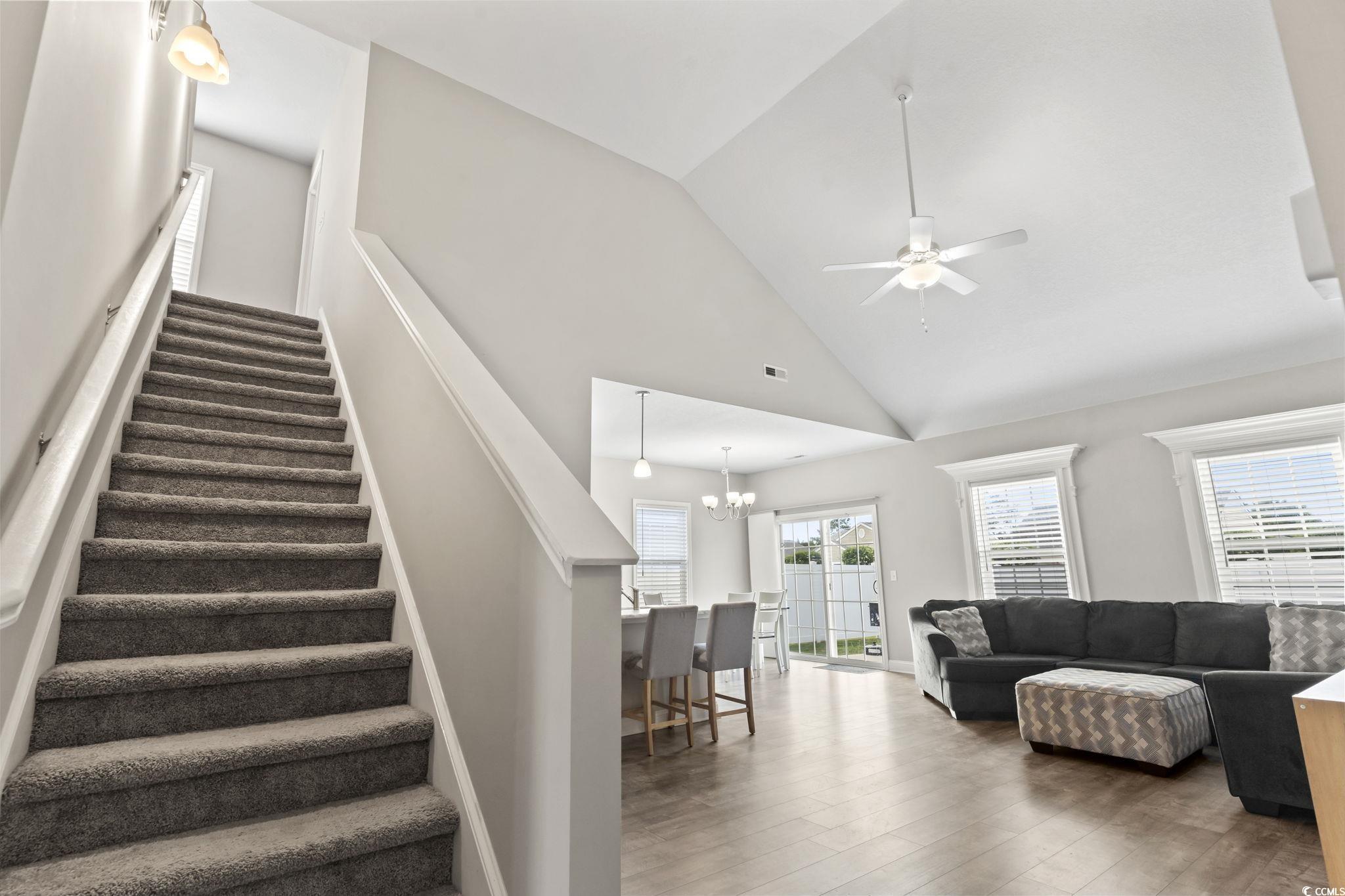 712 Hobonny Loop Property Photo 9
