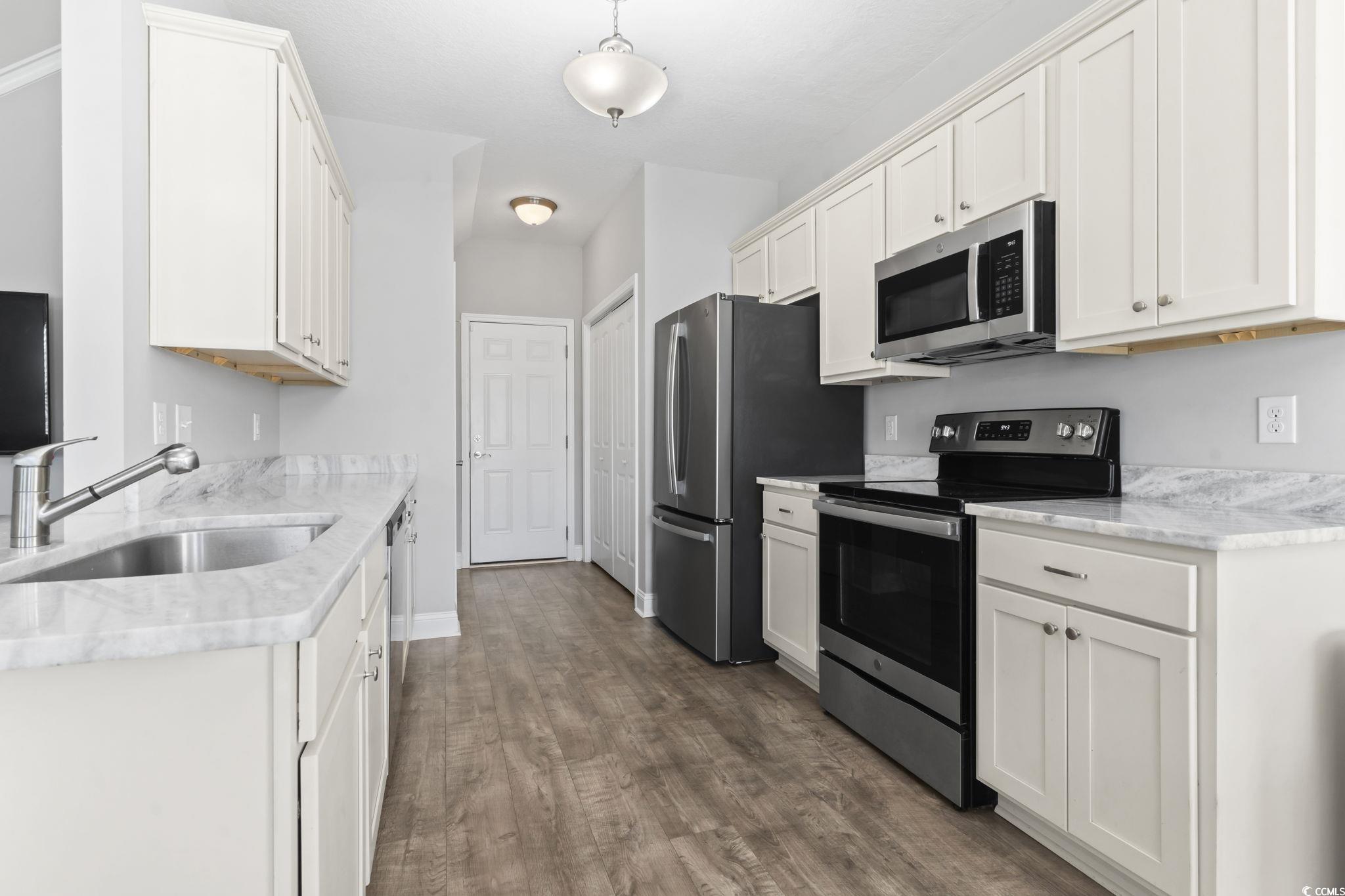 712 Hobonny Loop Property Photo 12
