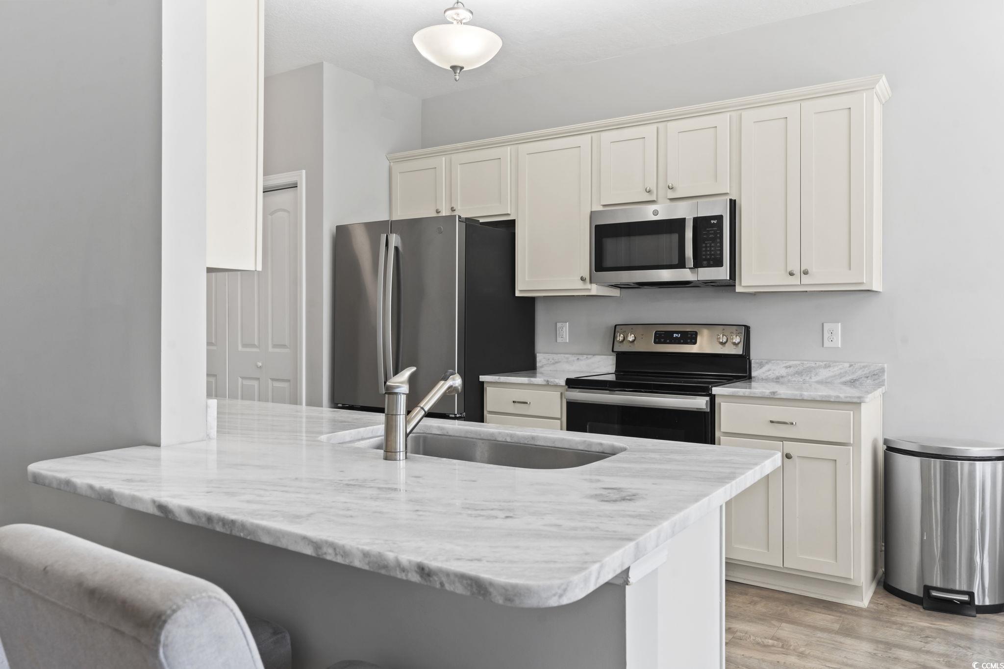 712 Hobonny Loop Property Photo 13