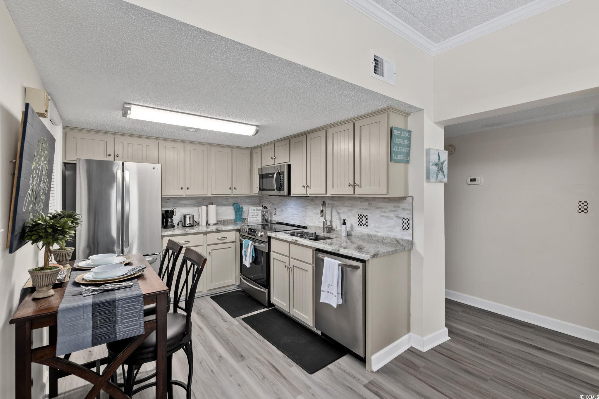 1108 N Waccamaw Dr. Property Photo 14