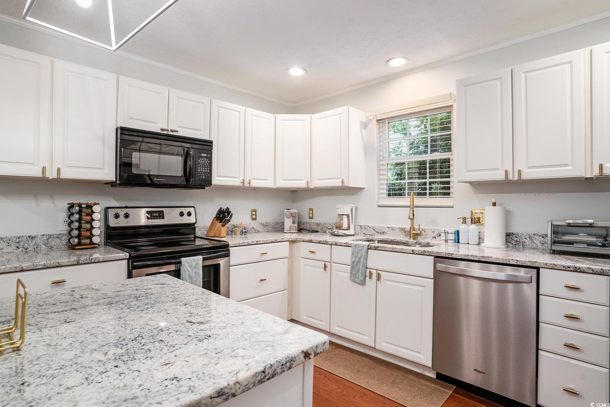 1415 Edge Dr. Property Photo 17