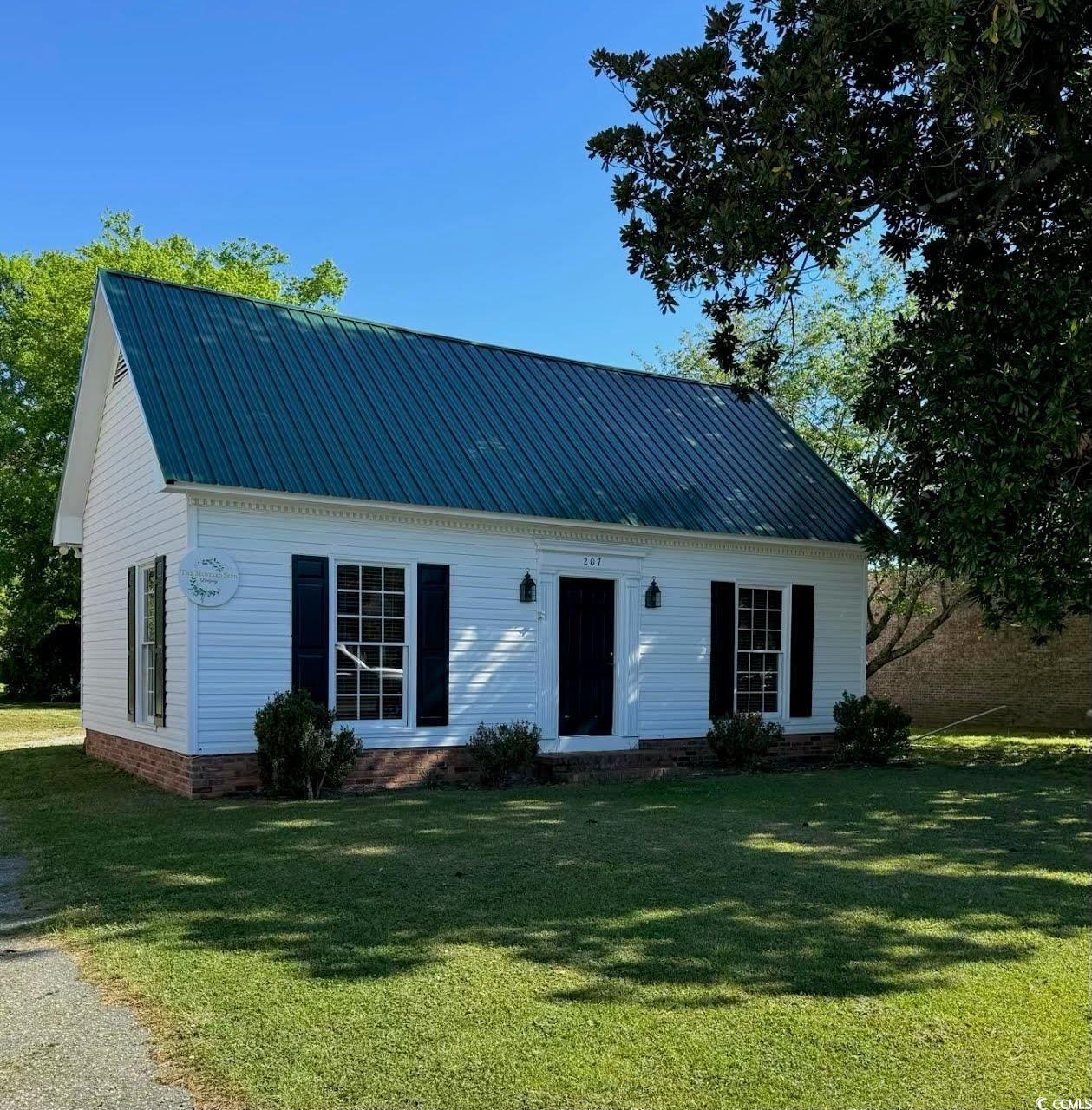 207 E Bobby Gerald Pkwy. Property Photo
