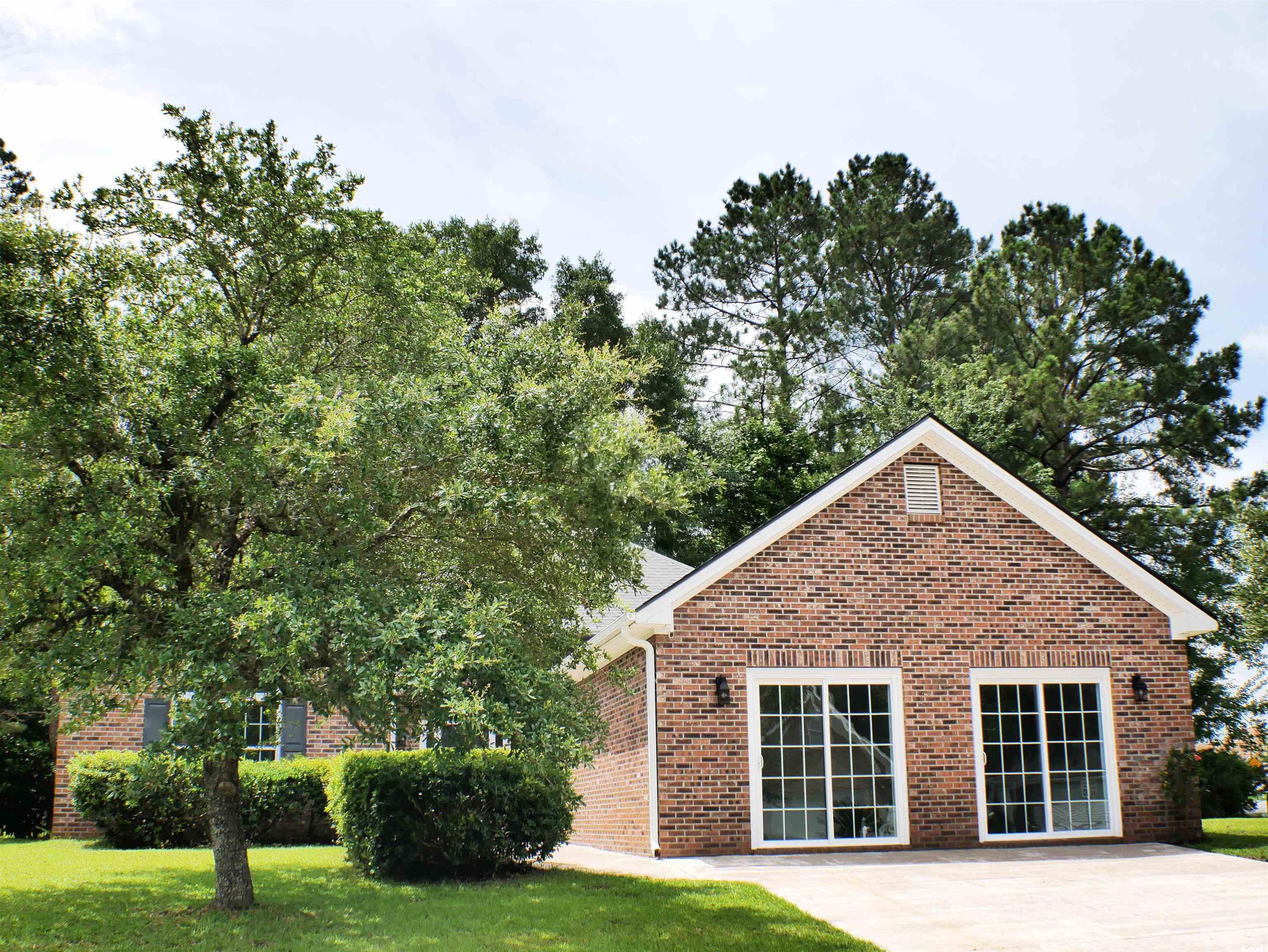 104 Jessica Lakes Dr. Property Photo 1