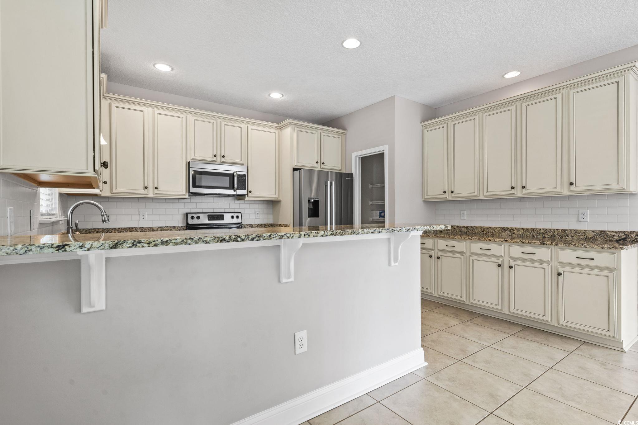616 S Palmetto Way Property Photo 3