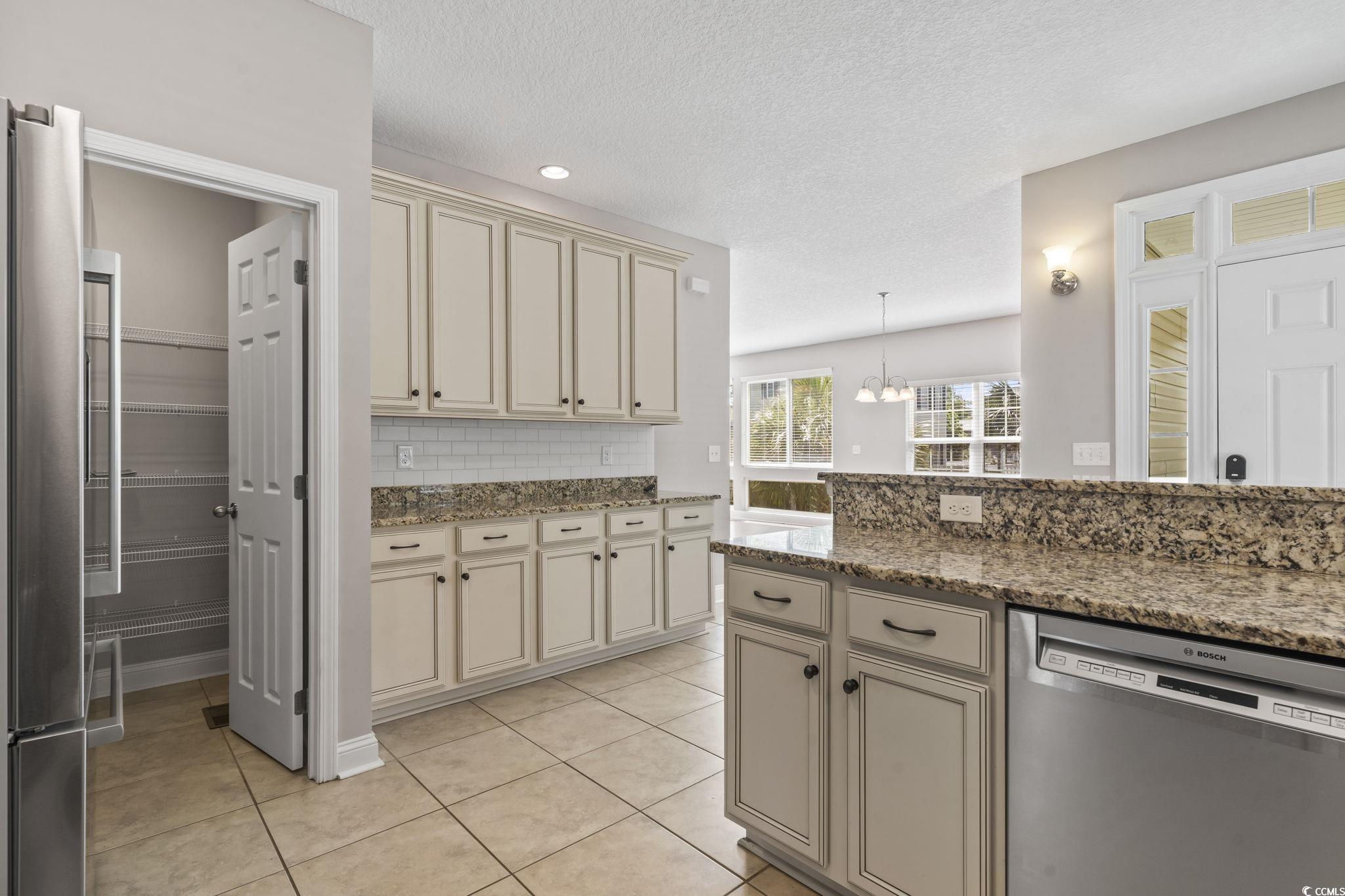 616 S Palmetto Way Property Photo 10