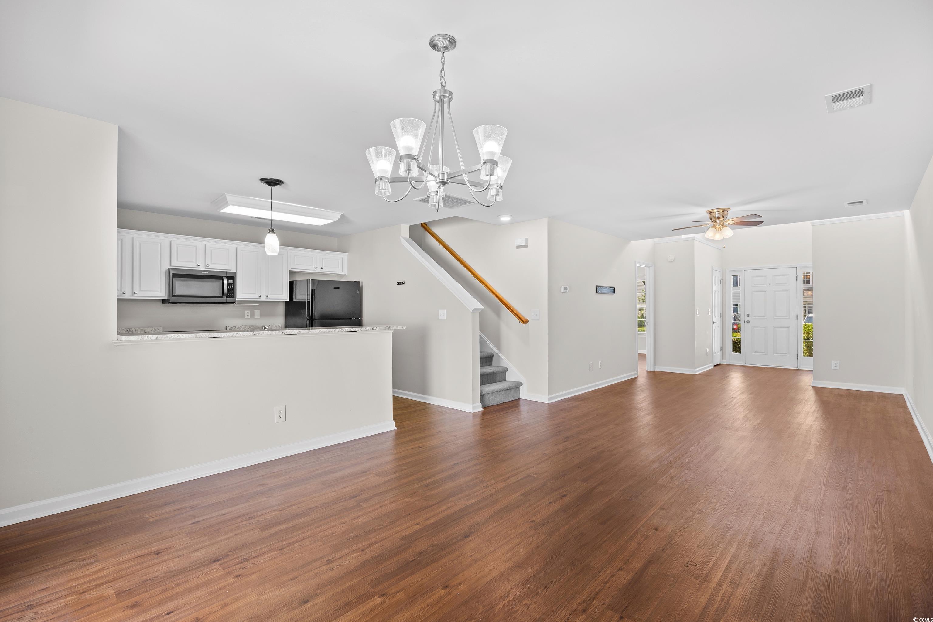 1065 Harvester Circle Property Photo 3