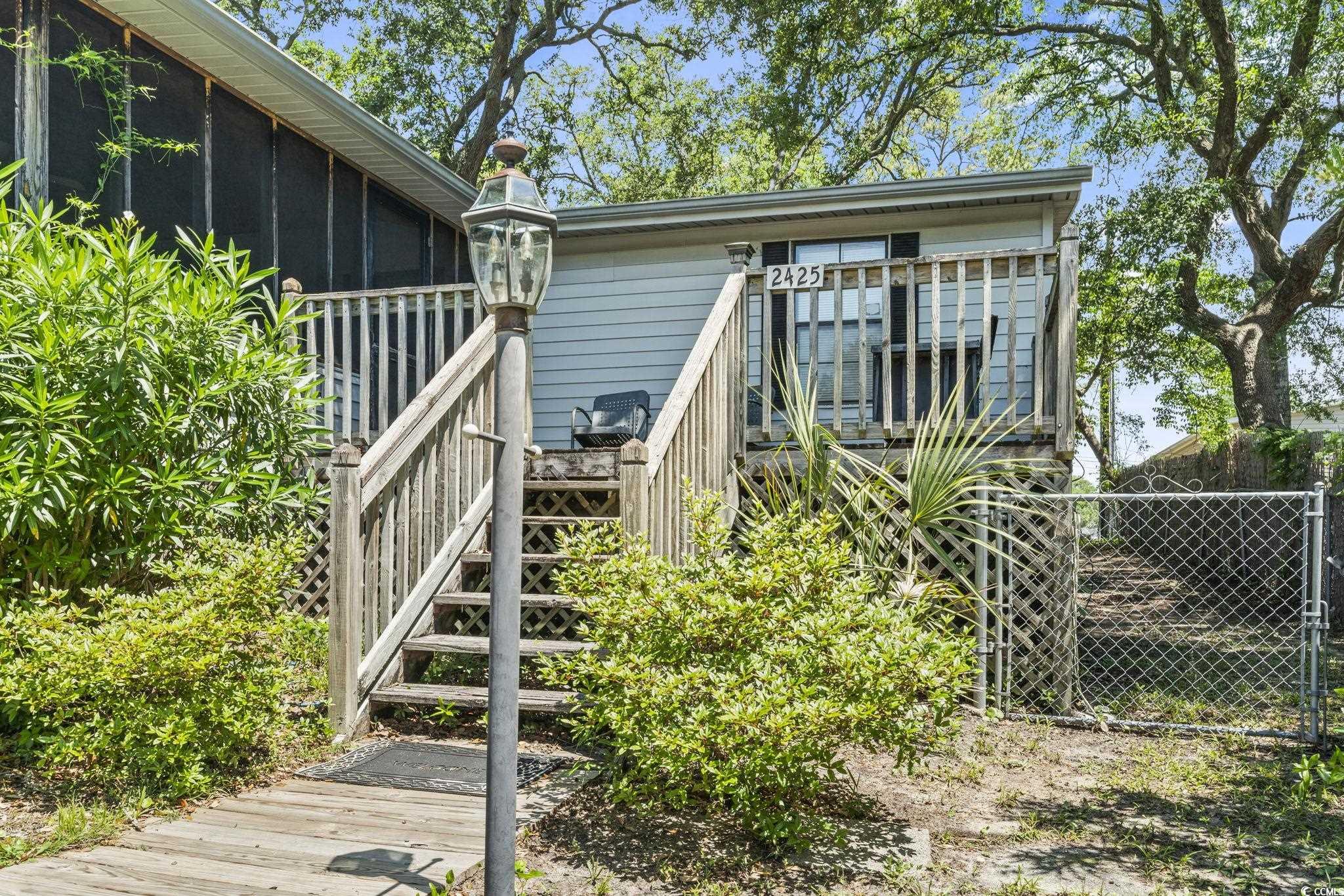 2425 Park St. Property Photo 6