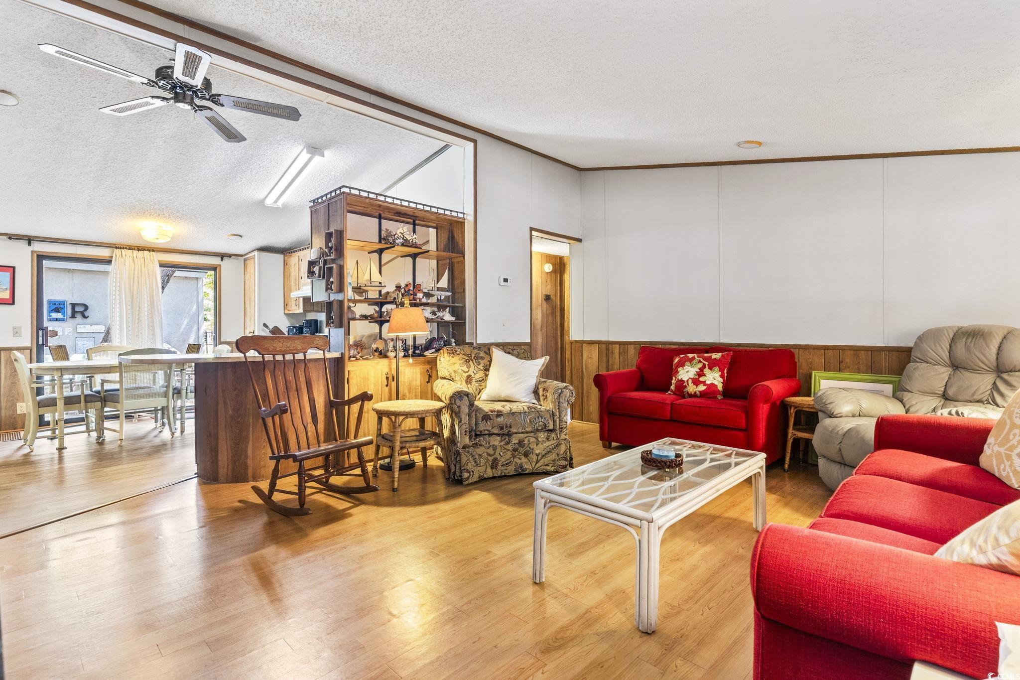 2425 Park St. Property Photo 11