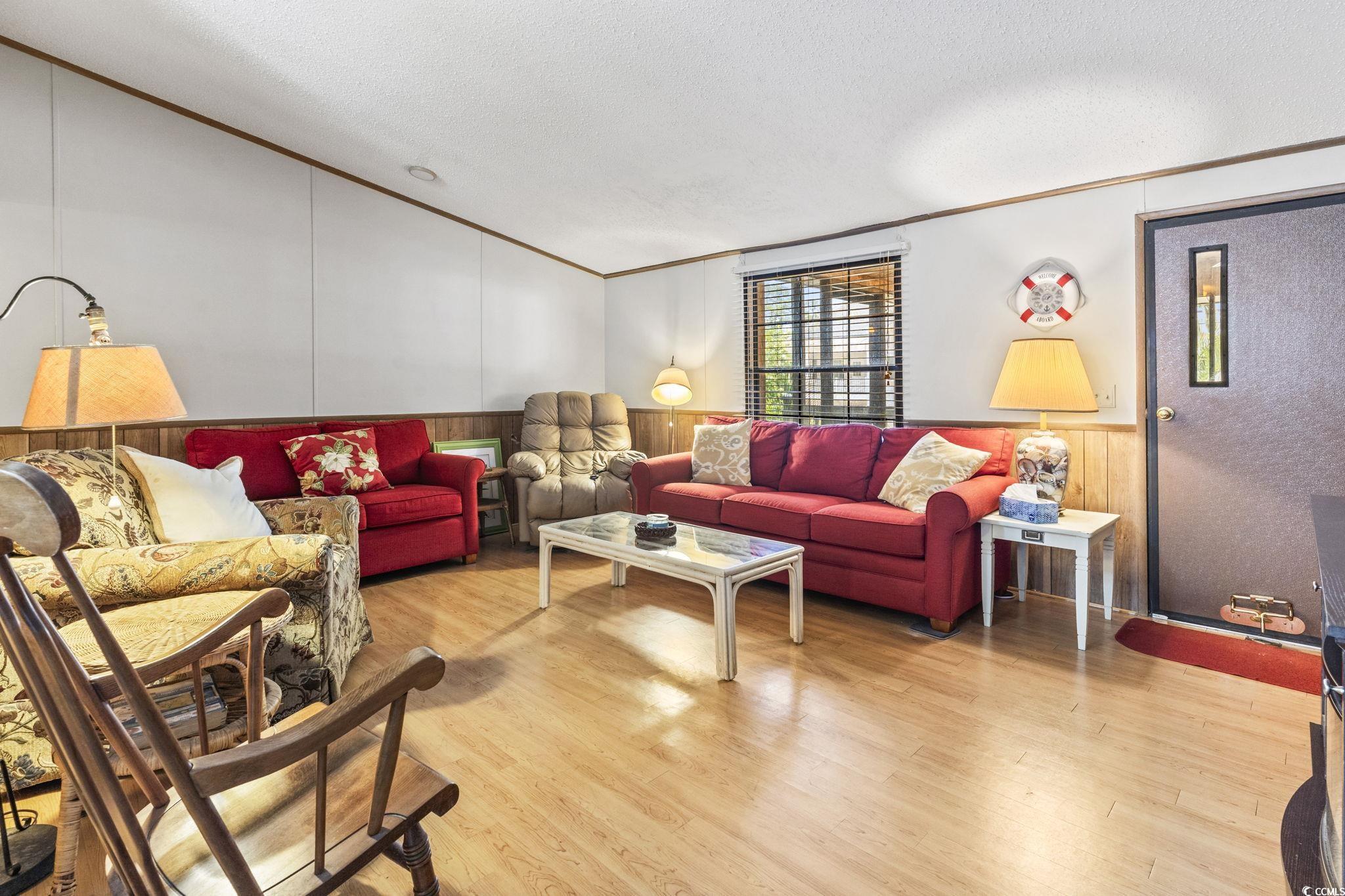 2425 Park St. Property Photo 13