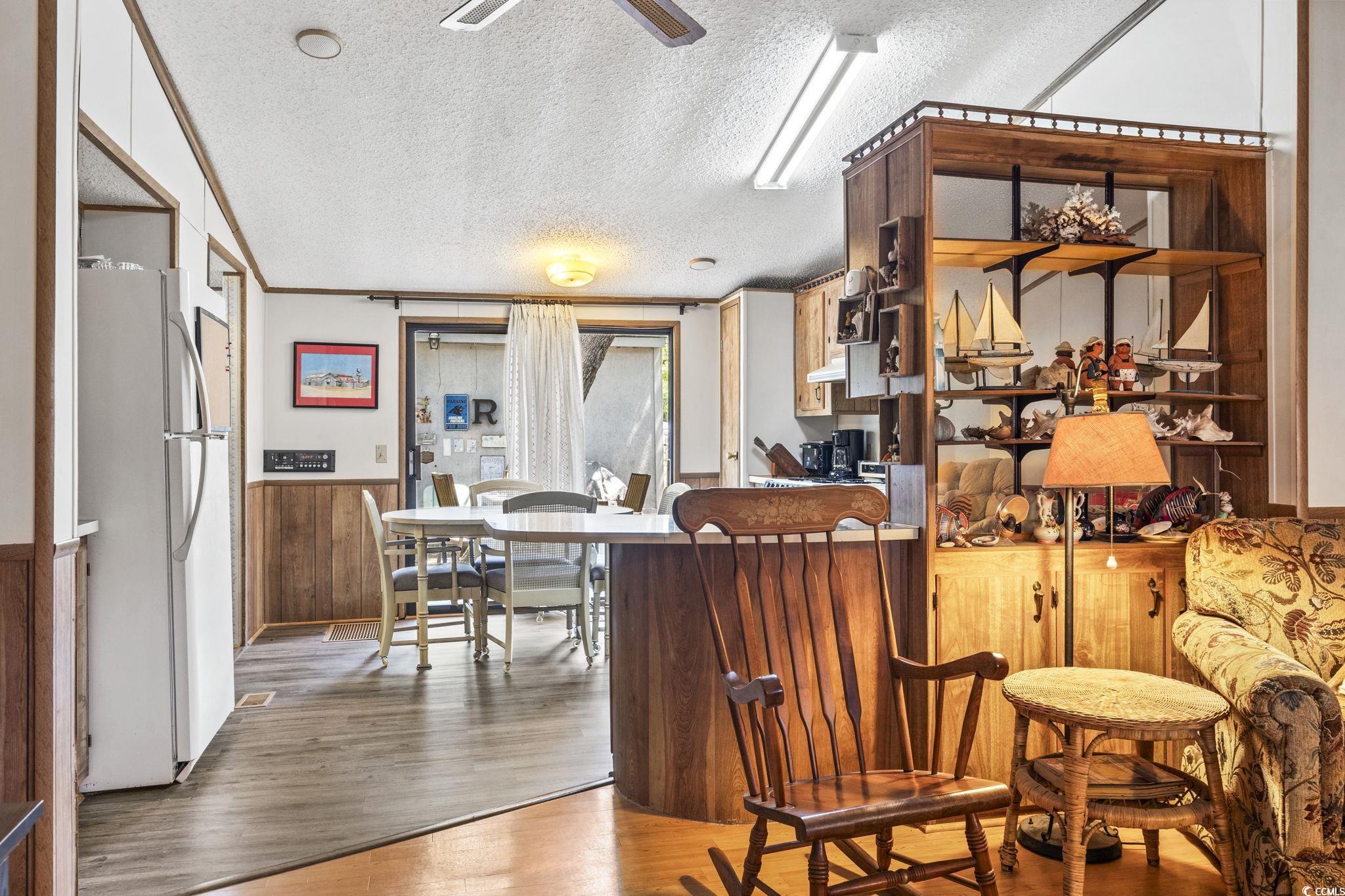 2425 Park St. Property Photo 14