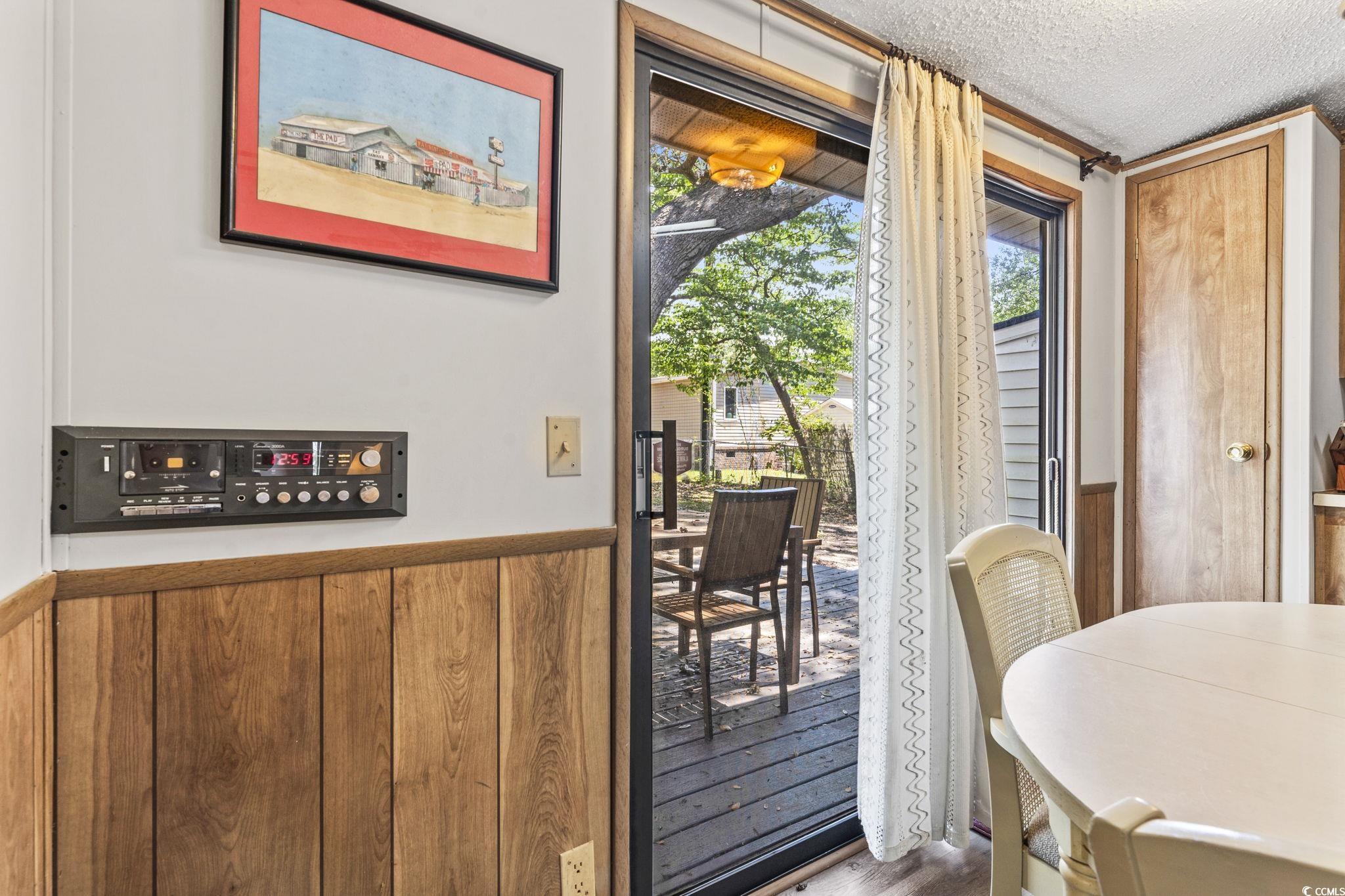 2425 Park St. Property Photo 22