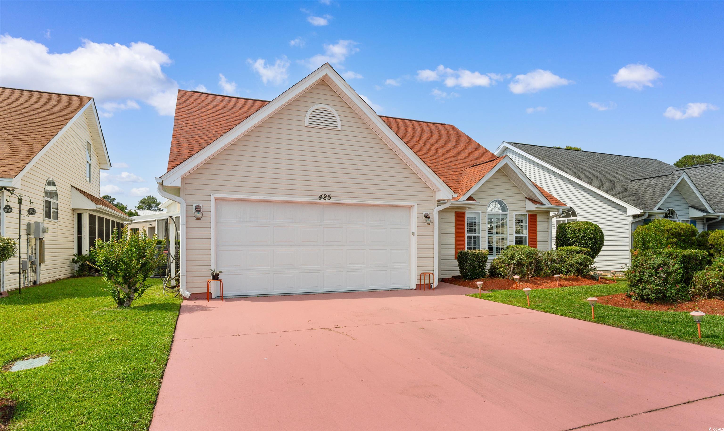 425 Mallard Lake Circle Property Photo 1