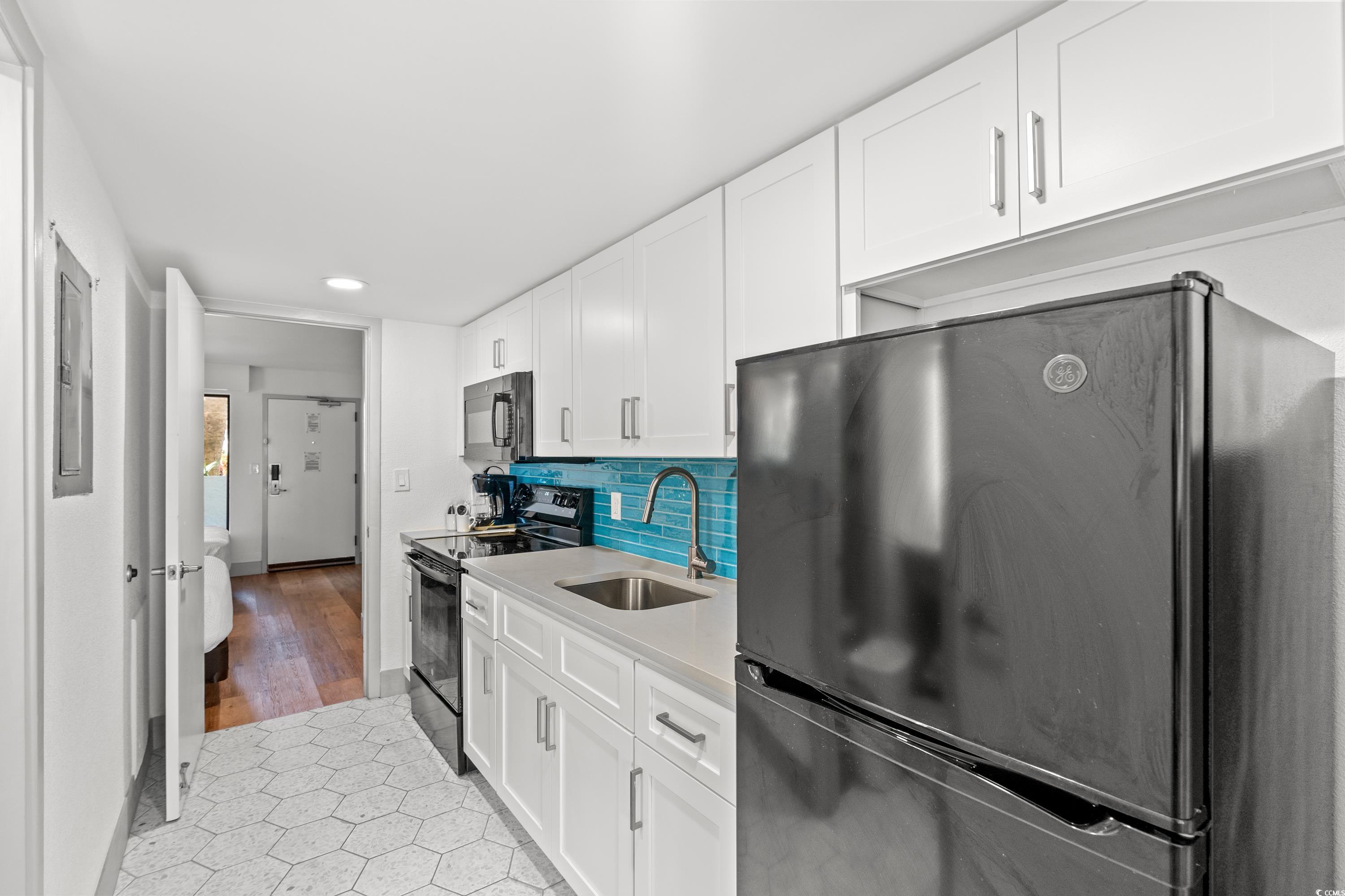 3000 N Ocean Blvd. N Property Photo 11