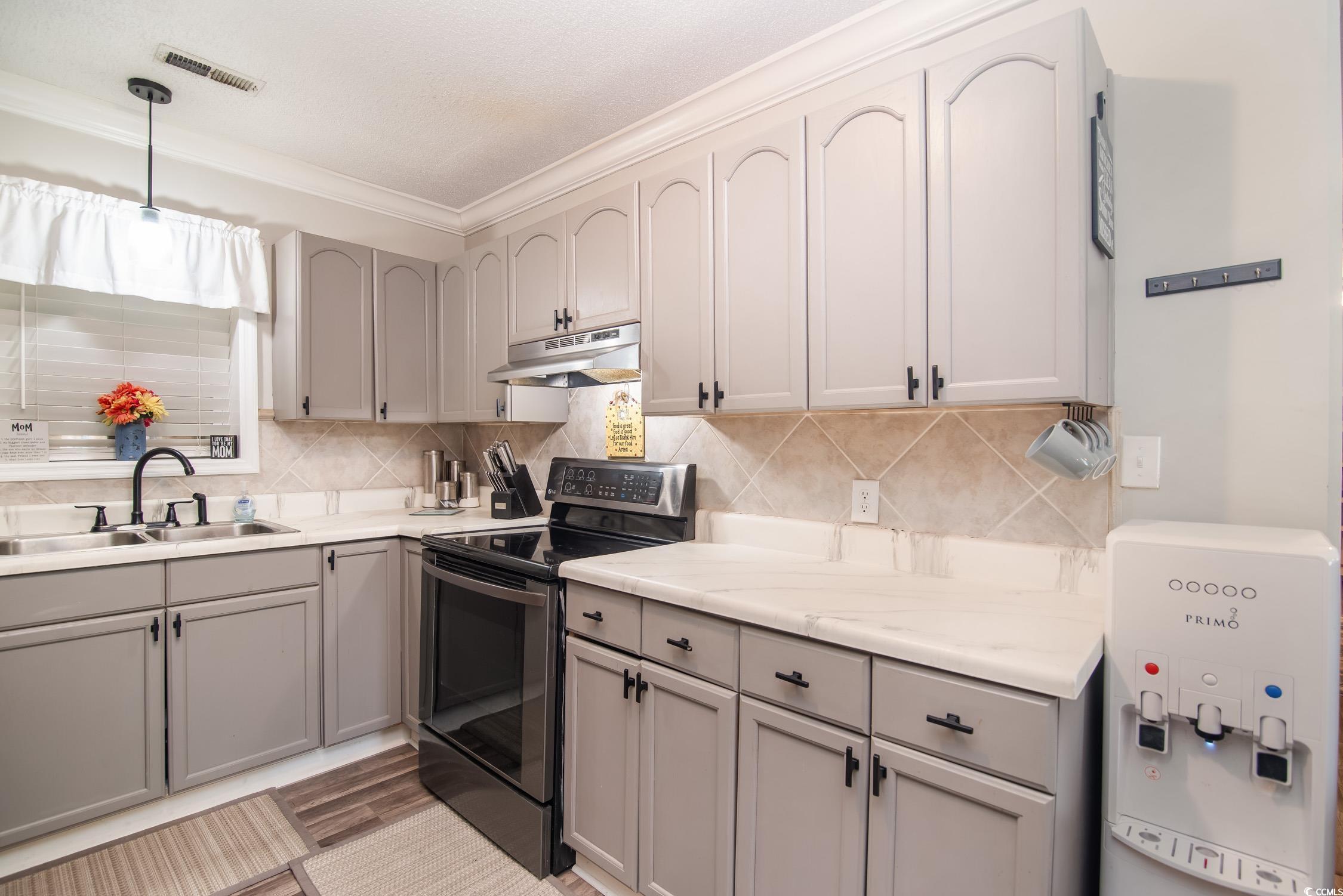 2510 Redwood St. Property Photo 10