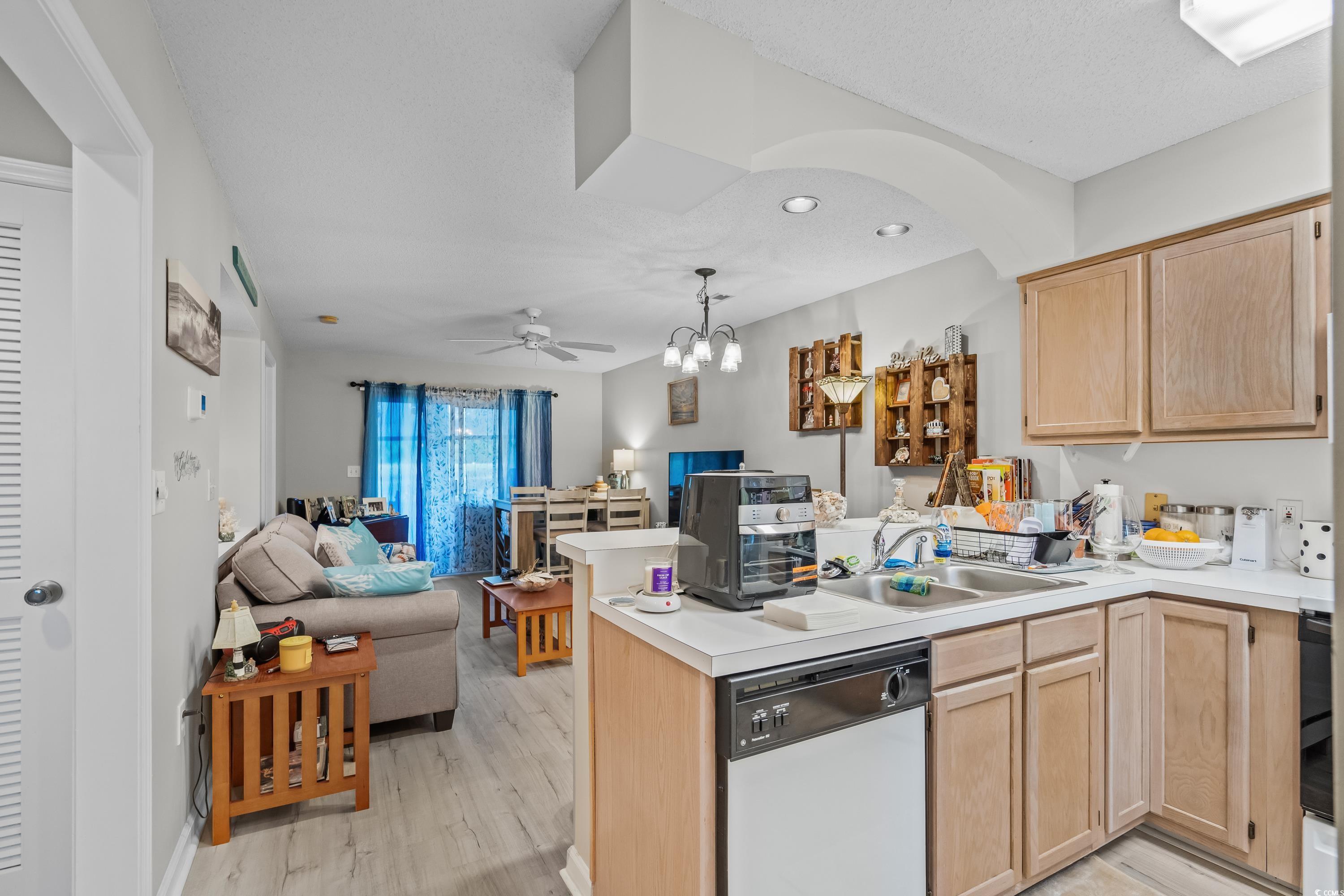 4648 Greenbriar Dr. Property Photo 4