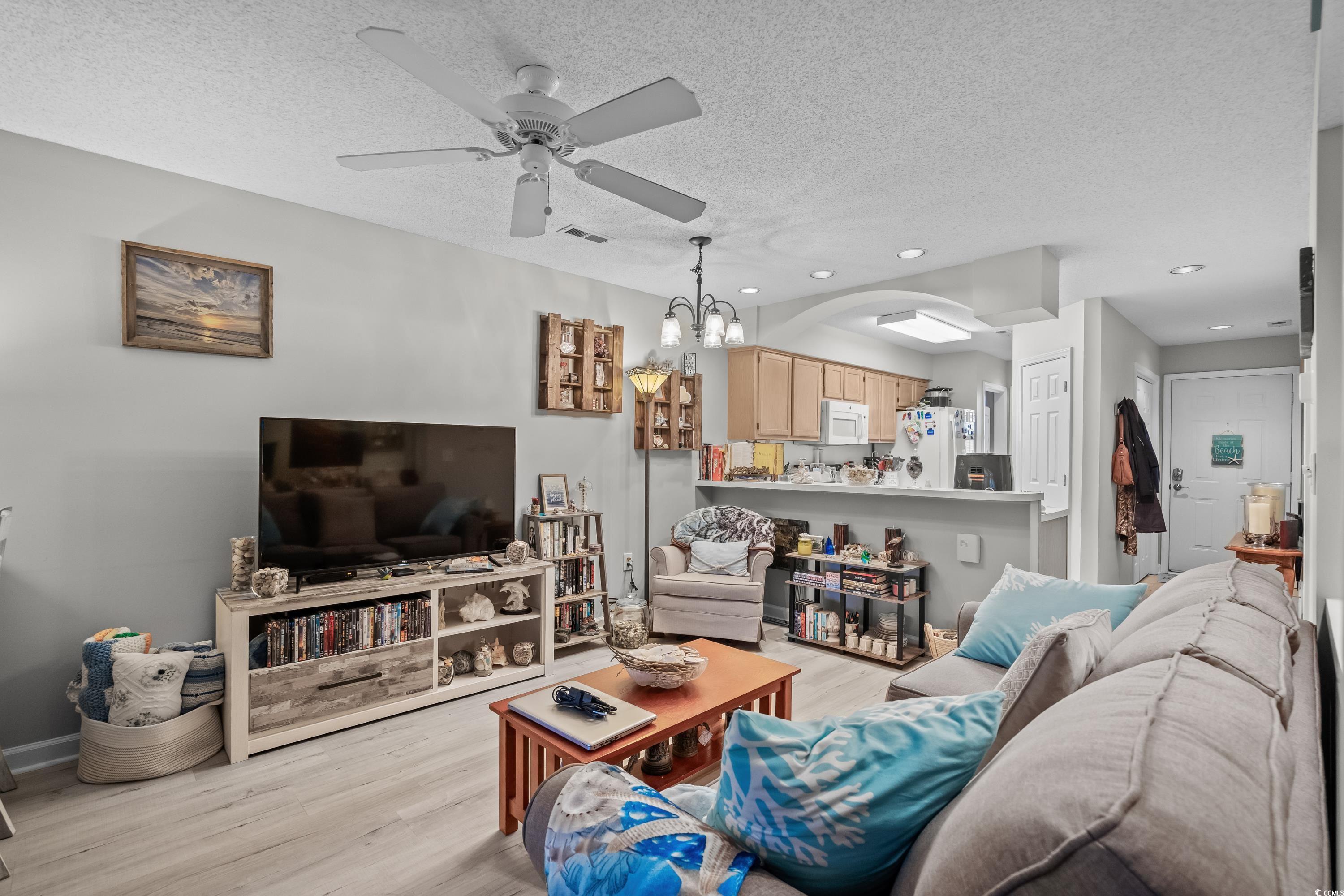 4648 Greenbriar Dr. Property Photo 6