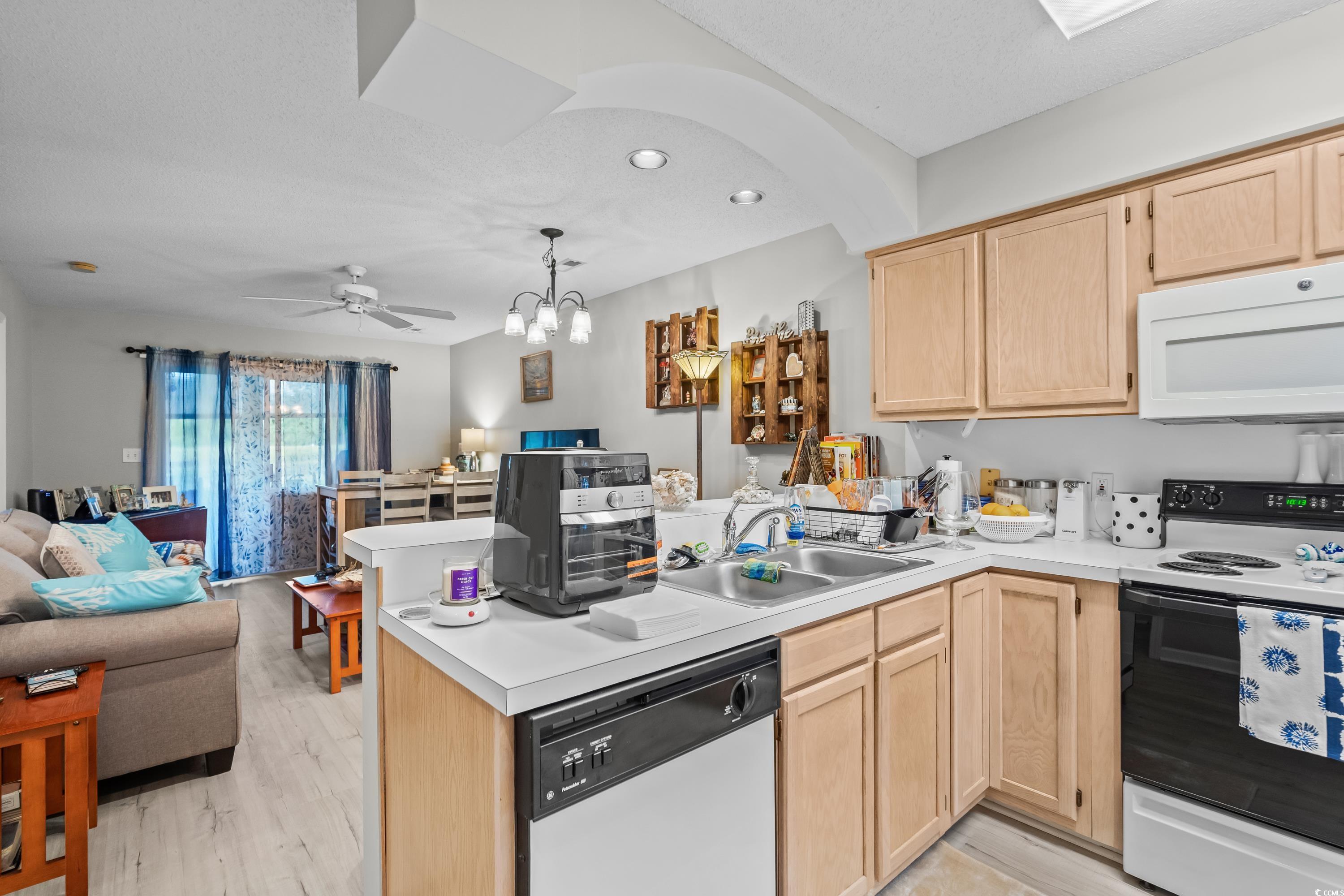 4648 Greenbriar Dr. Property Photo 12