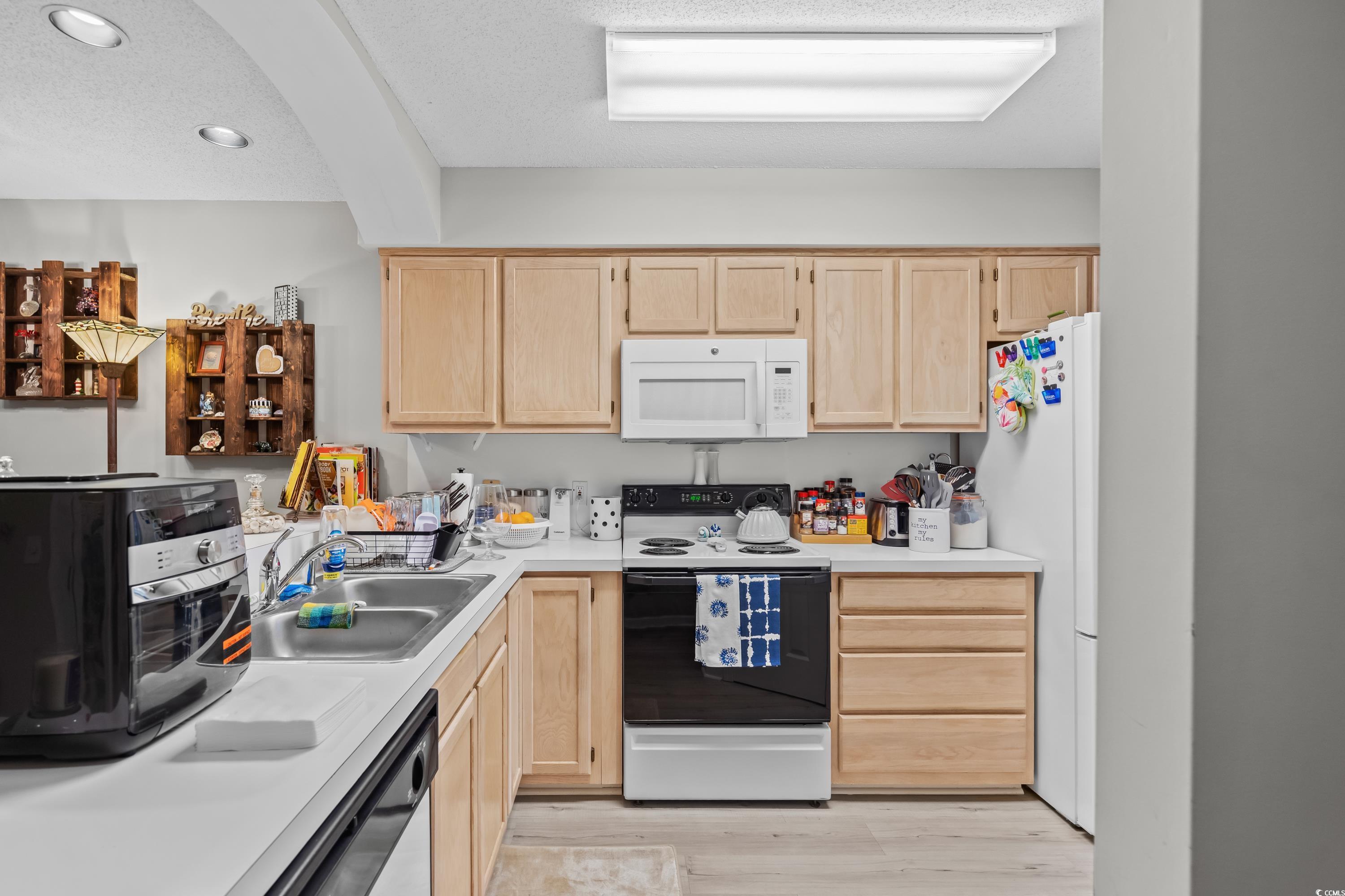 4648 Greenbriar Dr. Property Photo 13