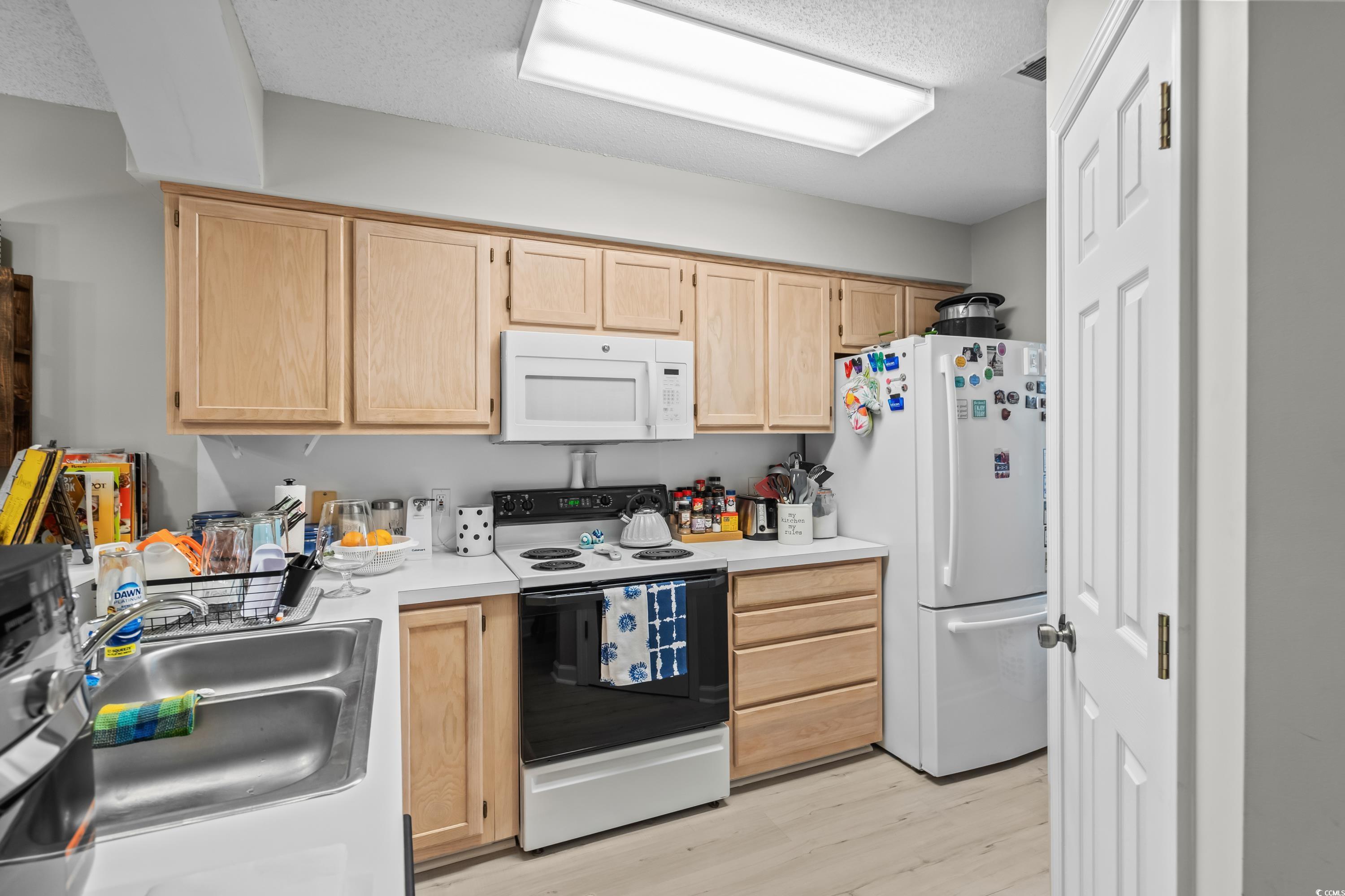 4648 Greenbriar Dr. Property Photo 14