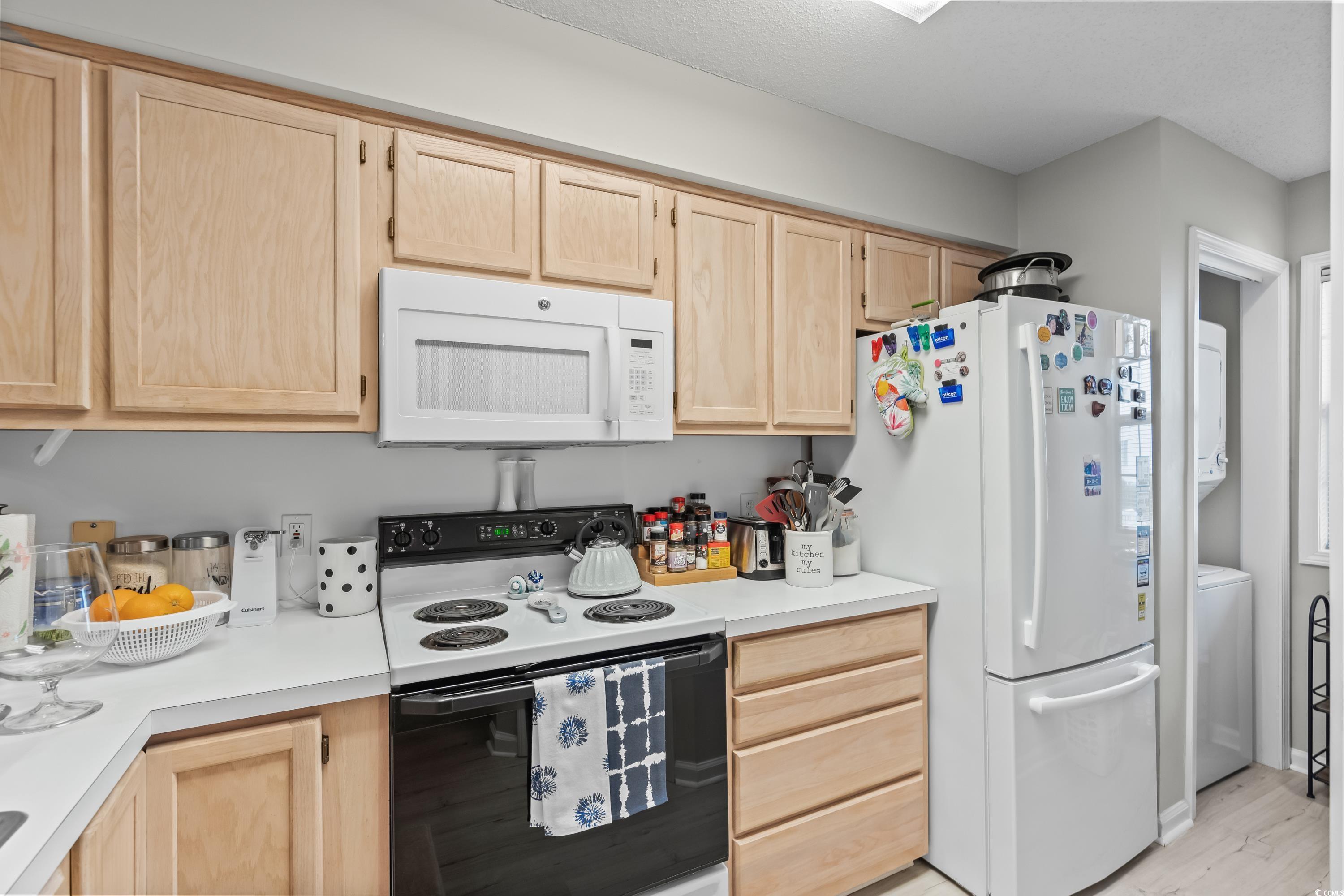 4648 Greenbriar Dr. Property Photo 15