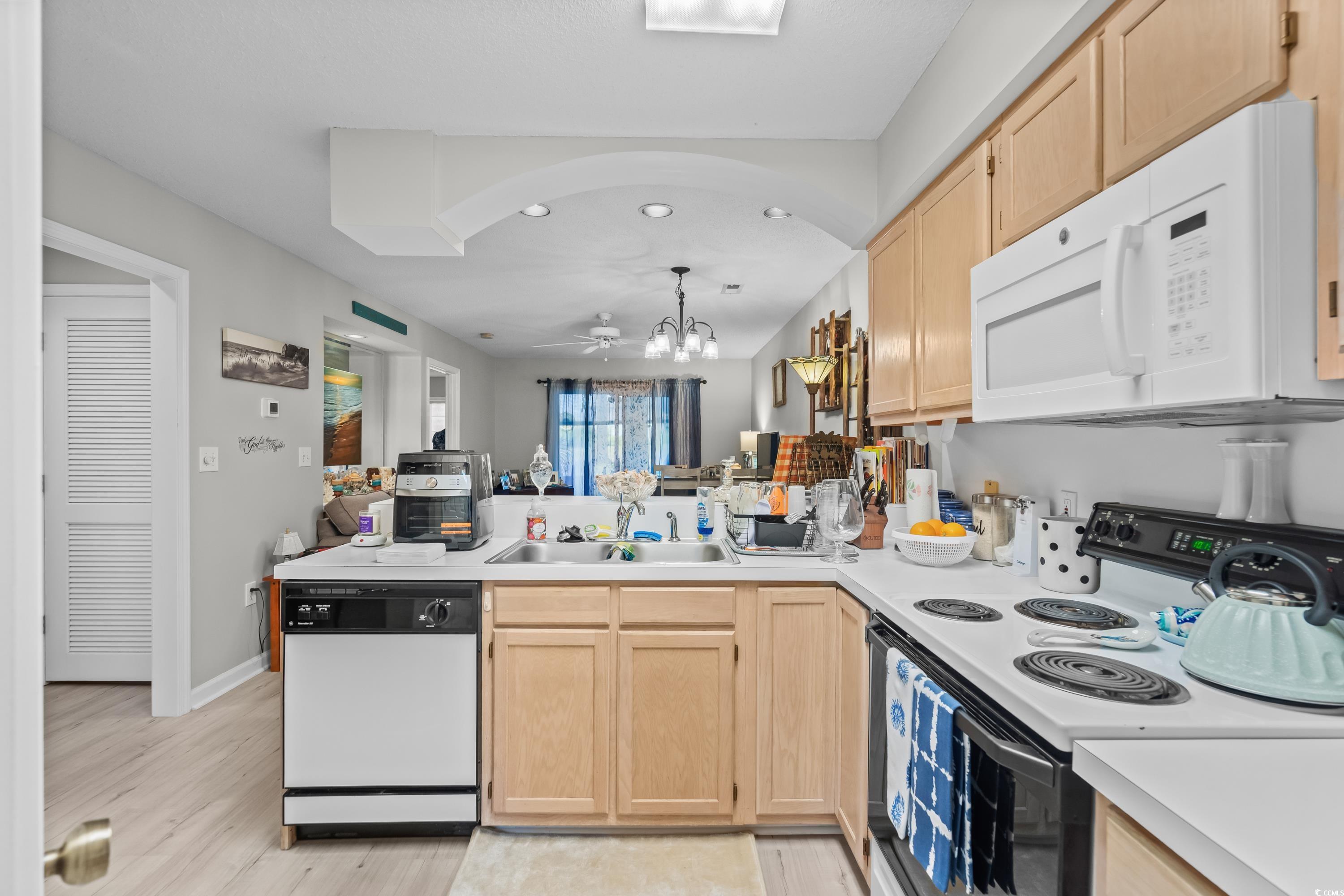 4648 Greenbriar Dr. Property Photo 16