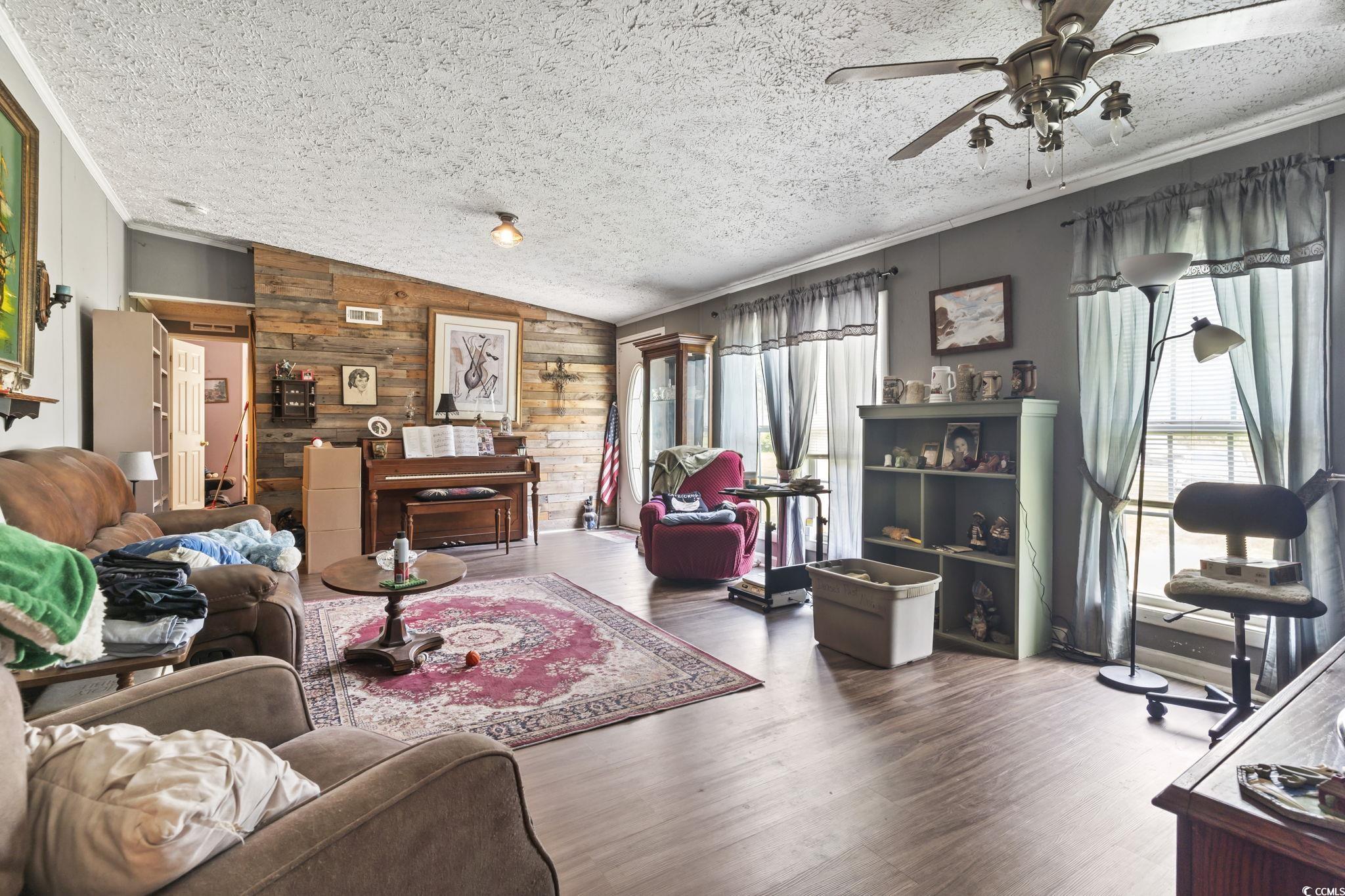1472 Race Track Rd. Property Photo 4