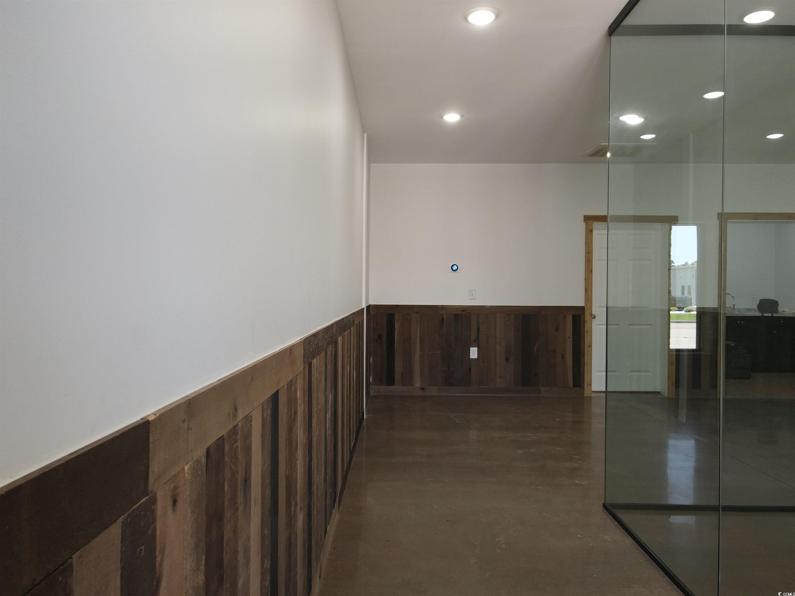 1582 American Way Property Photo 5