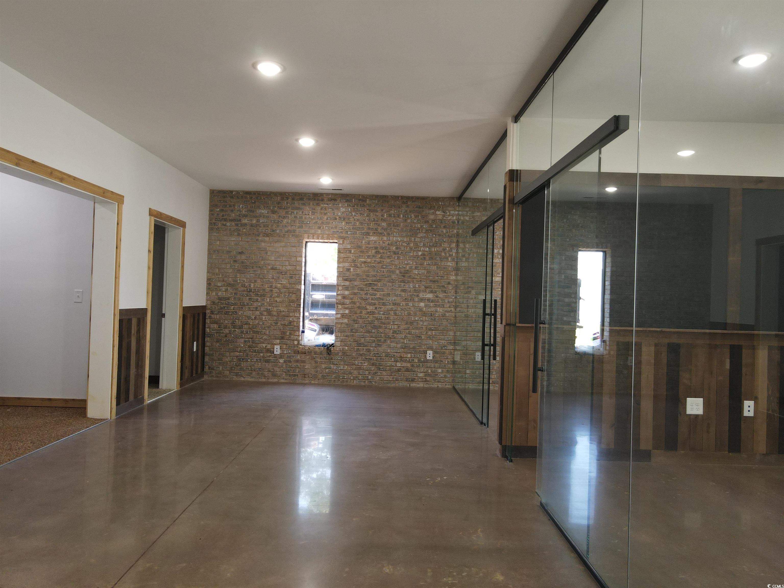 1582 American Way Property Photo 6