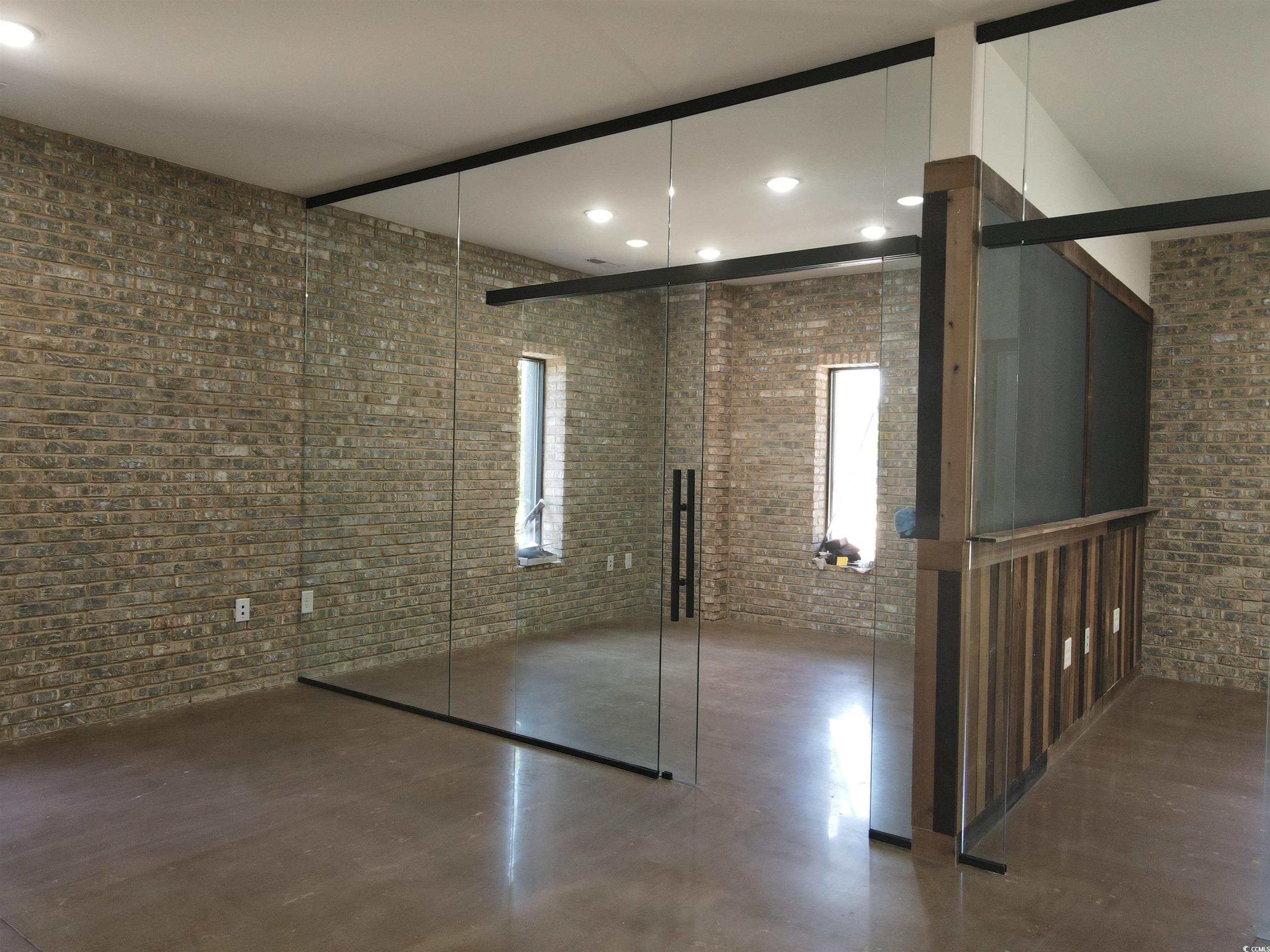 1582 American Way Property Photo 8
