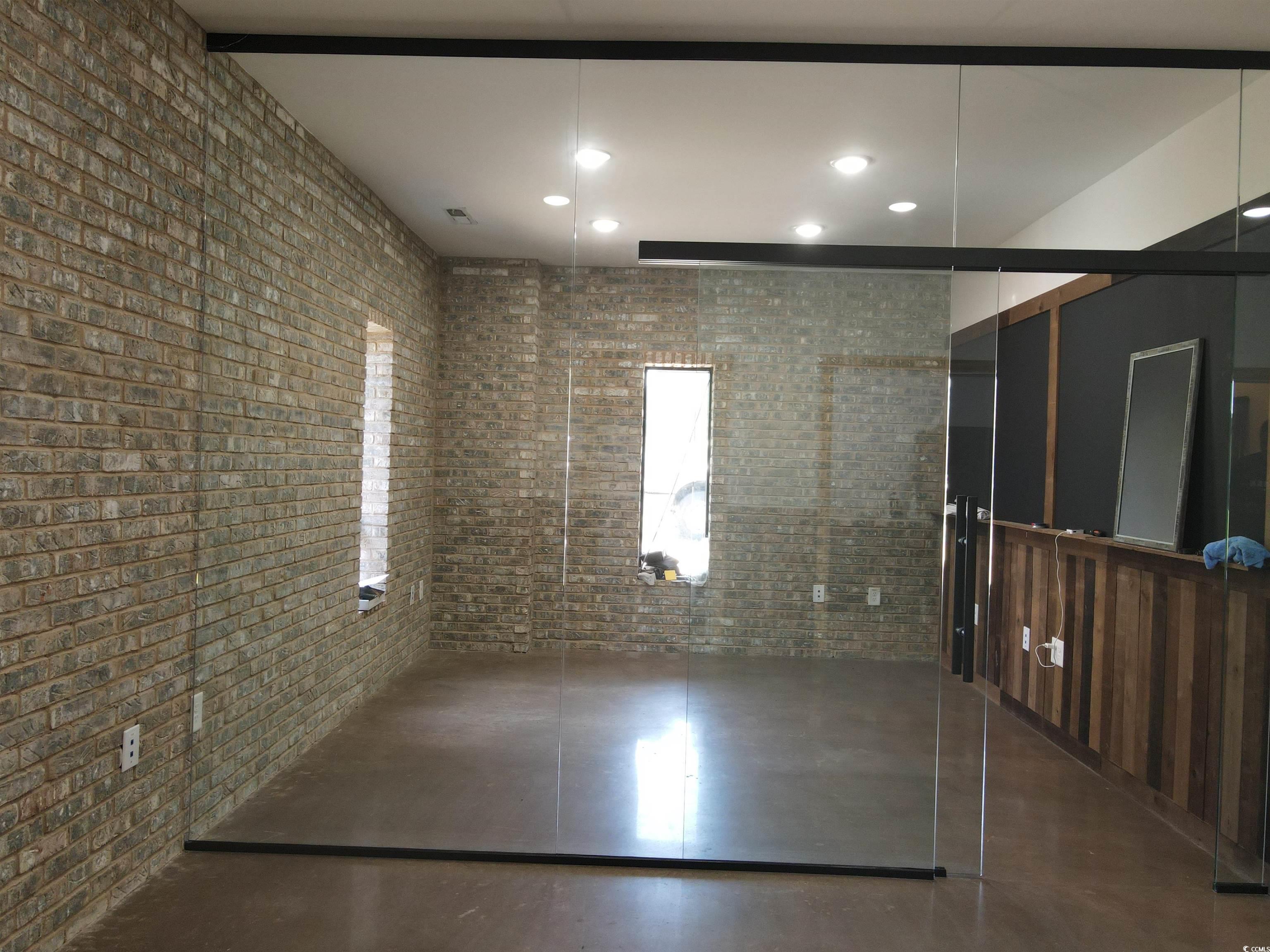 1582 American Way Property Photo 9