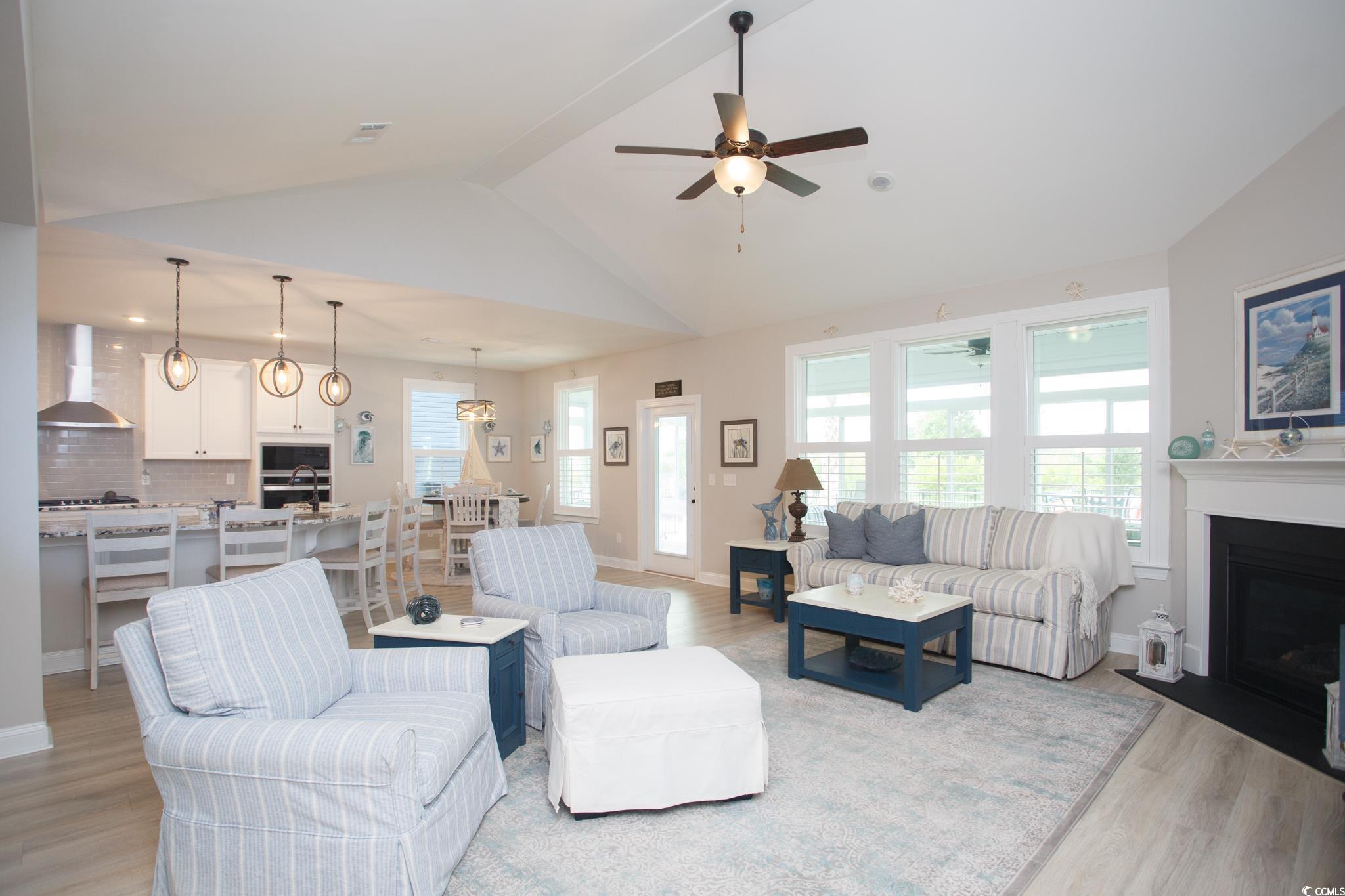 383 Mikita Dr. Property Photo 6