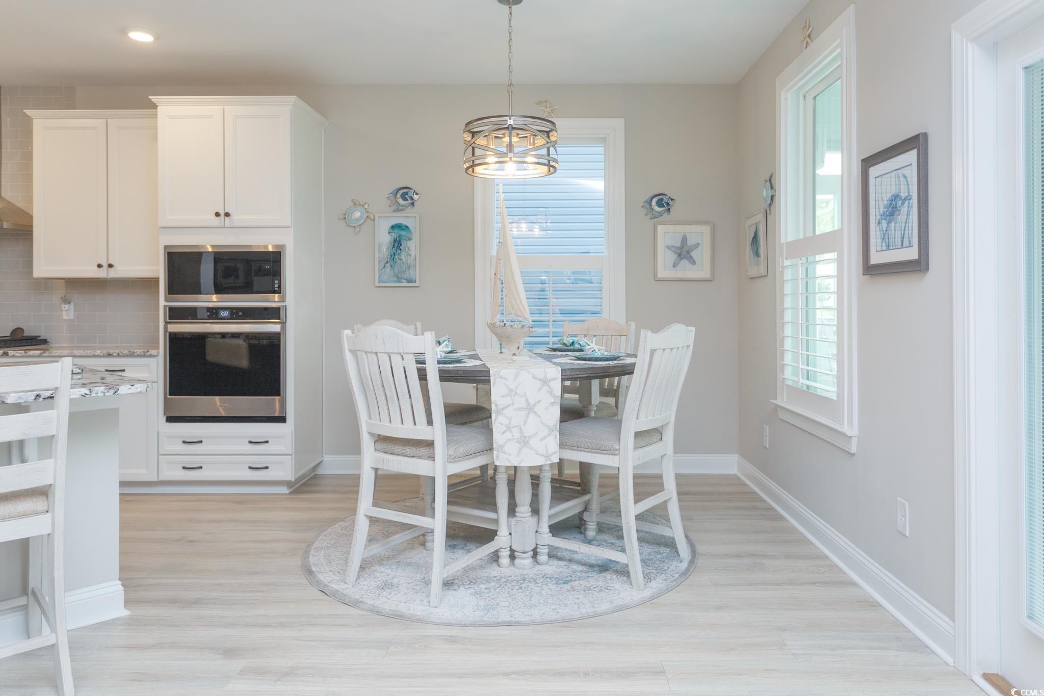 383 Mikita Dr. Property Photo 8