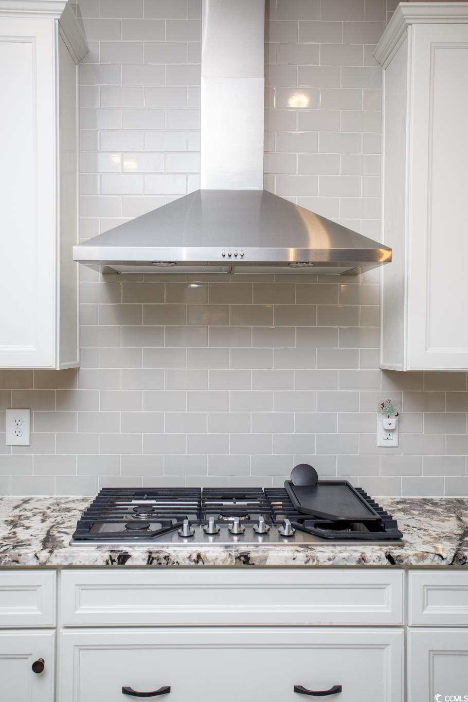 383 Mikita Dr. Property Photo 12