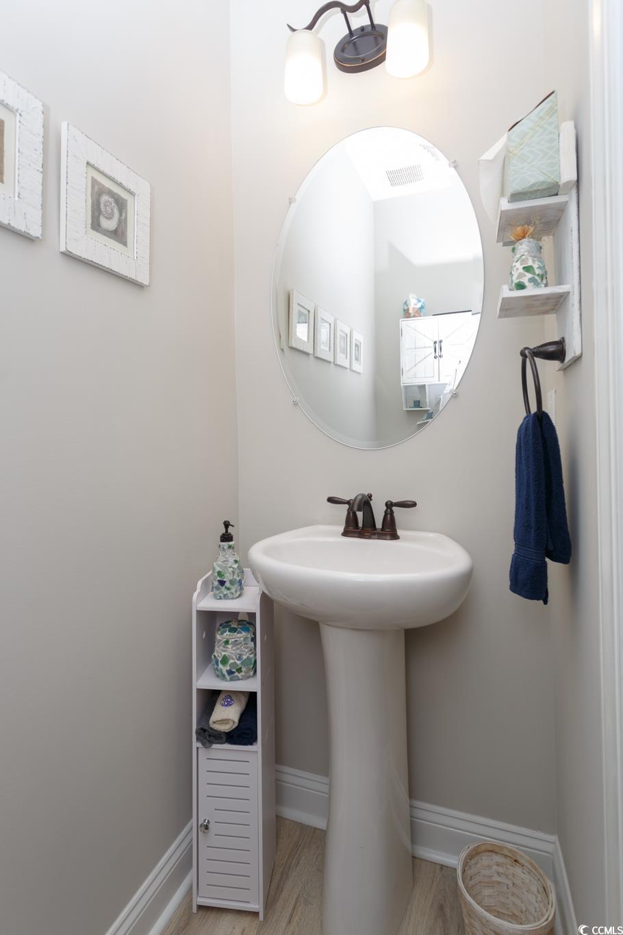 383 Mikita Dr. Property Photo 28