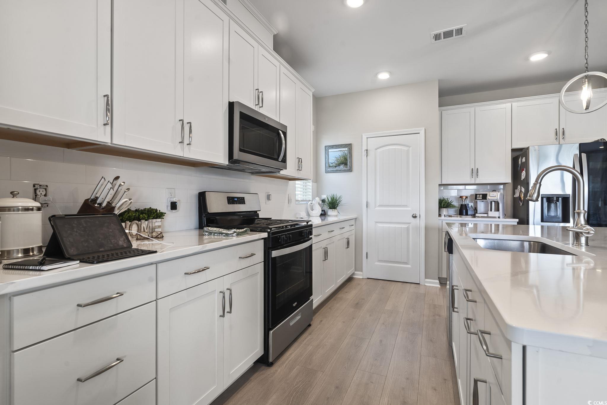 2572 Brescia St. Property Photo 12