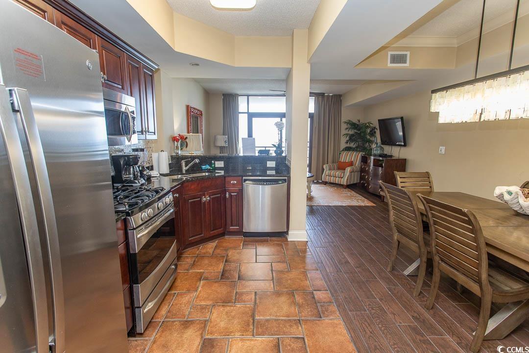 100 North Beach Blvd. Property Photo 10