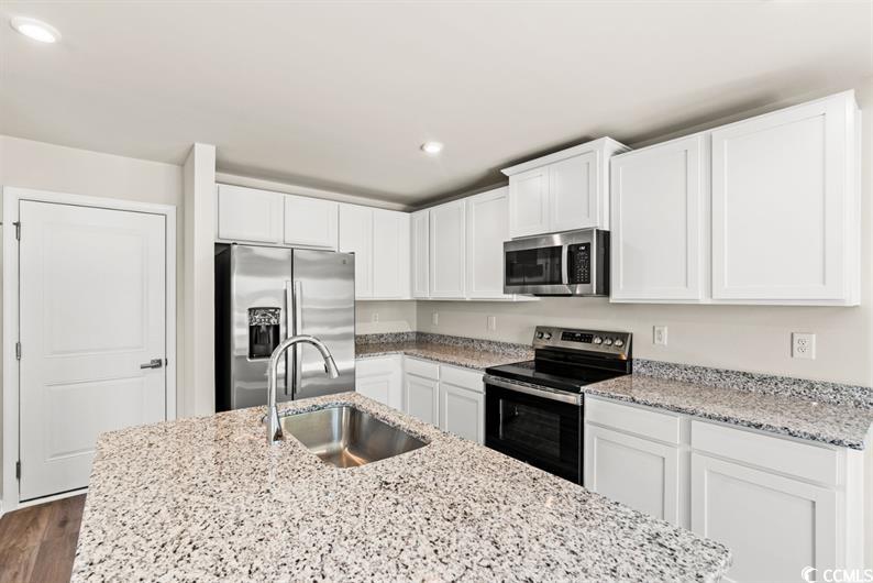 8035 Sterling Oaks Dr Property Photo 6